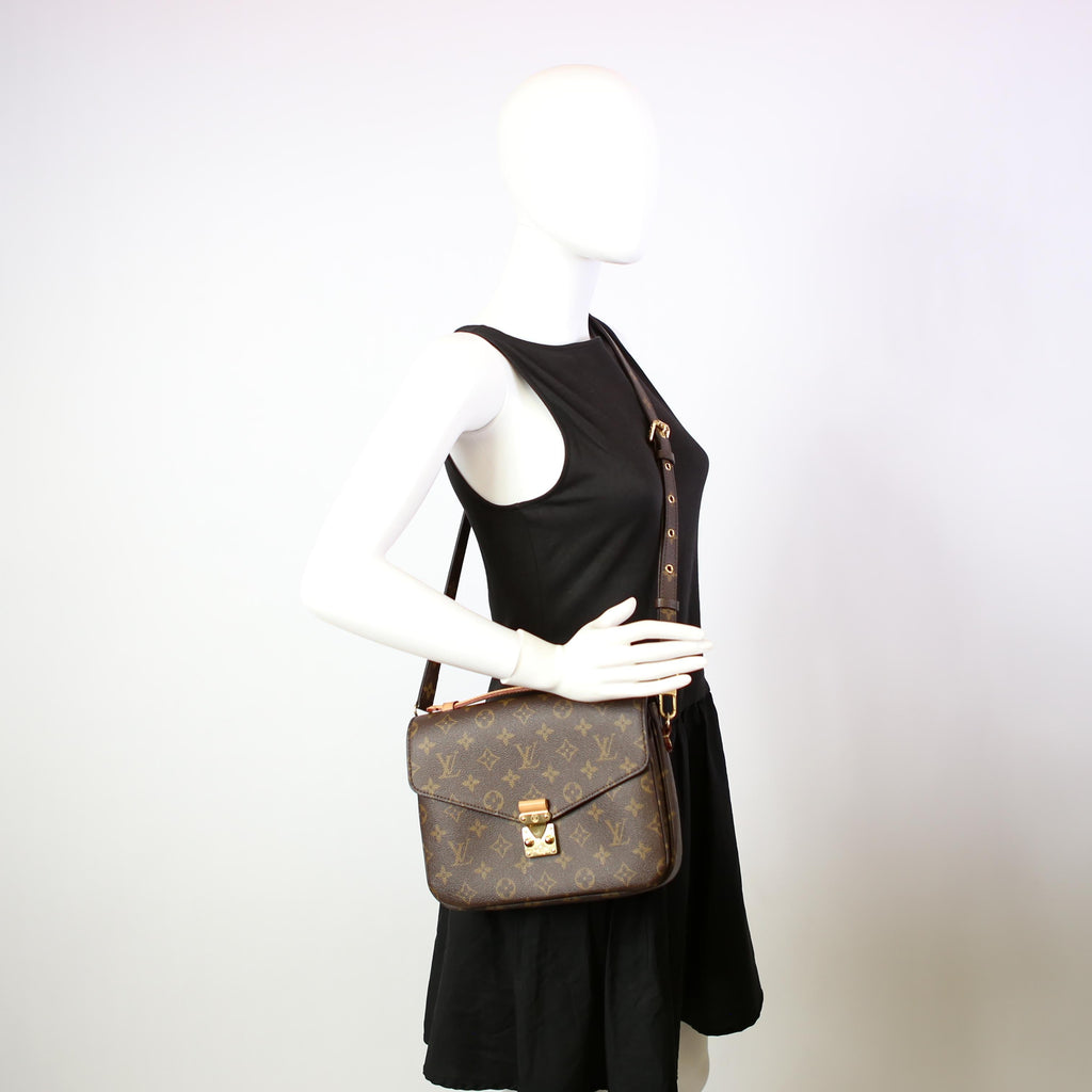Pochette Metis Monogram