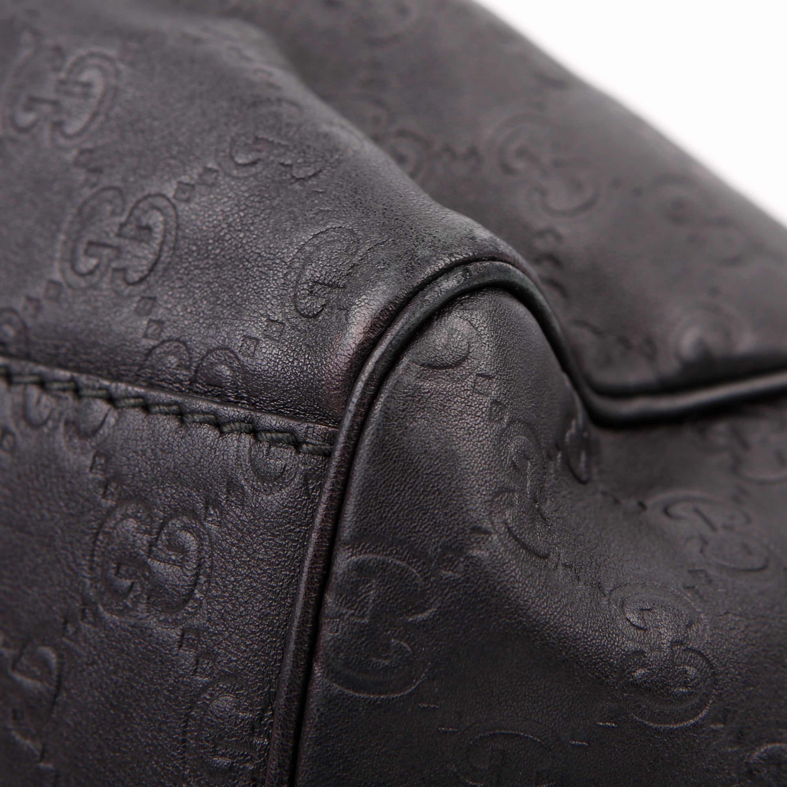 Gucci 211944 Sukey GG Leather Medium Black