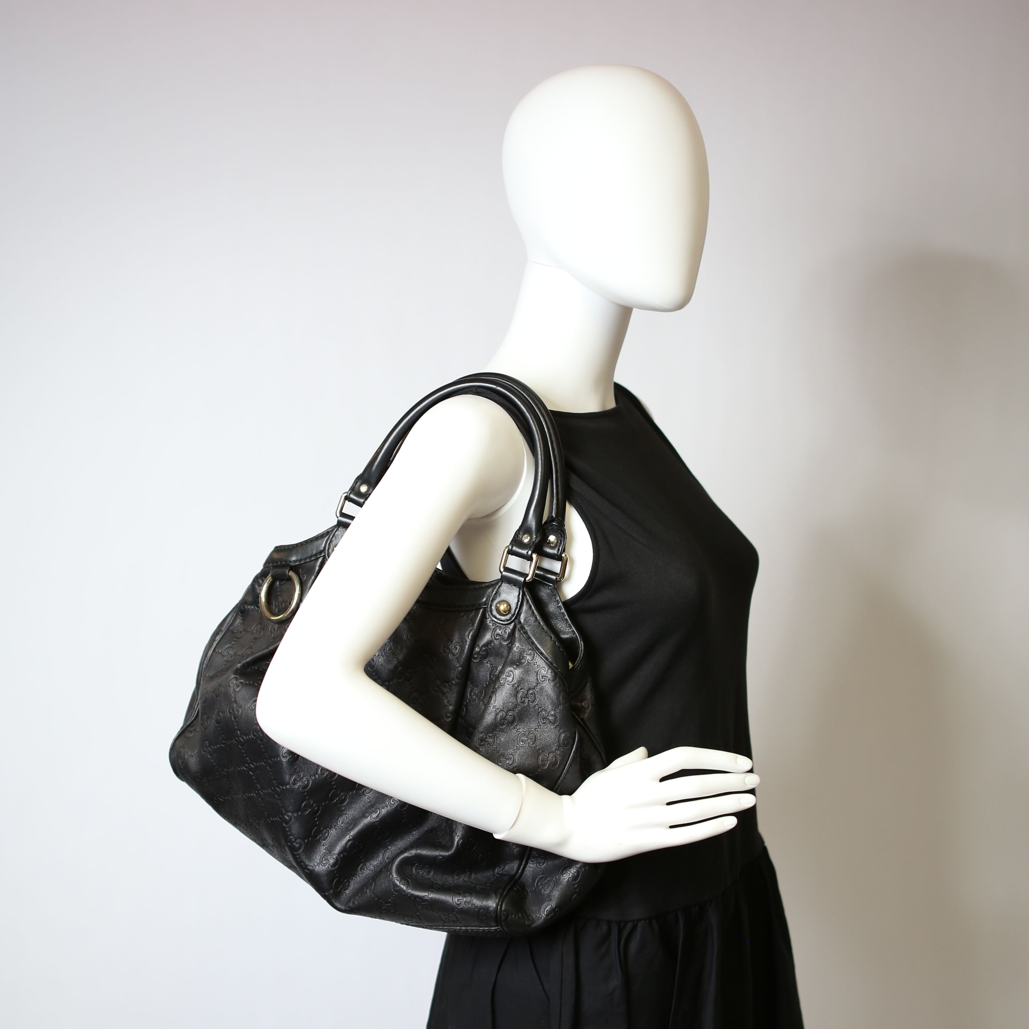 Gucci 211944 Sukey GG Leather Medium Black