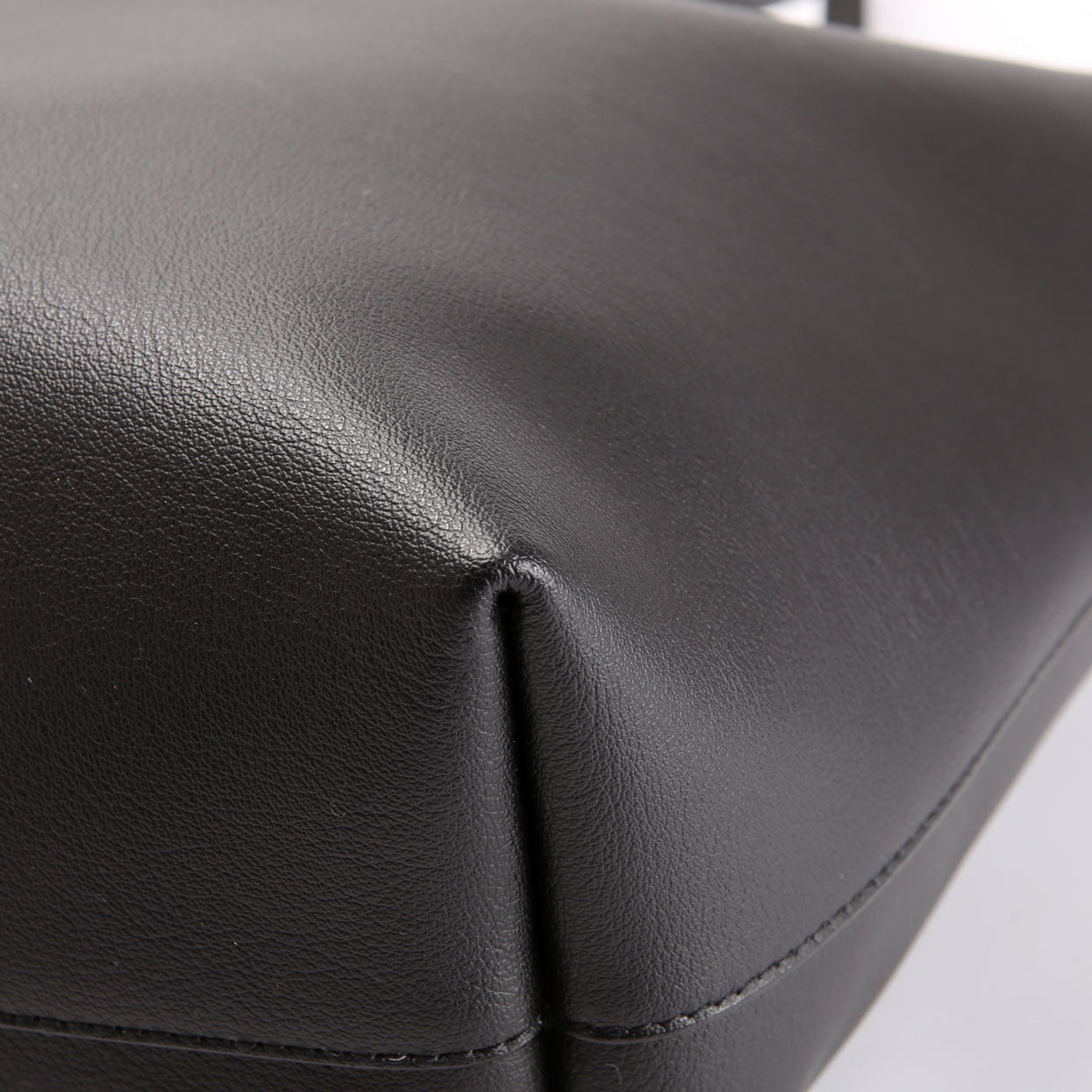 Shopping Bag East/West Supple Leather 600281 Black