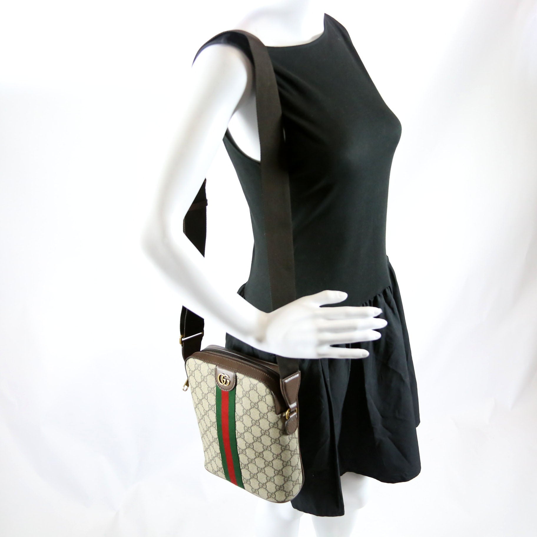 Gucci 839103 GG Supreme Ophidia Slingbag Small Brown