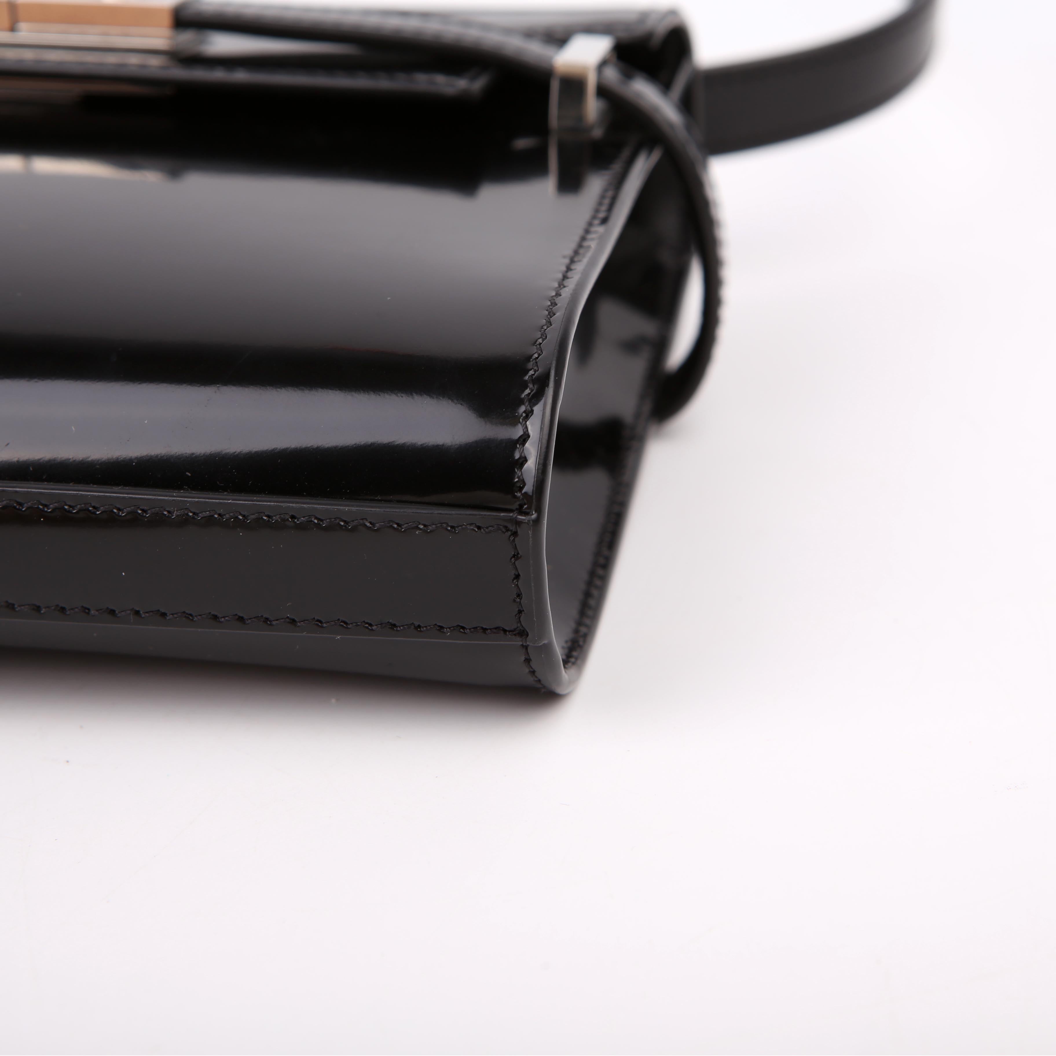 Manhattan Mini Black