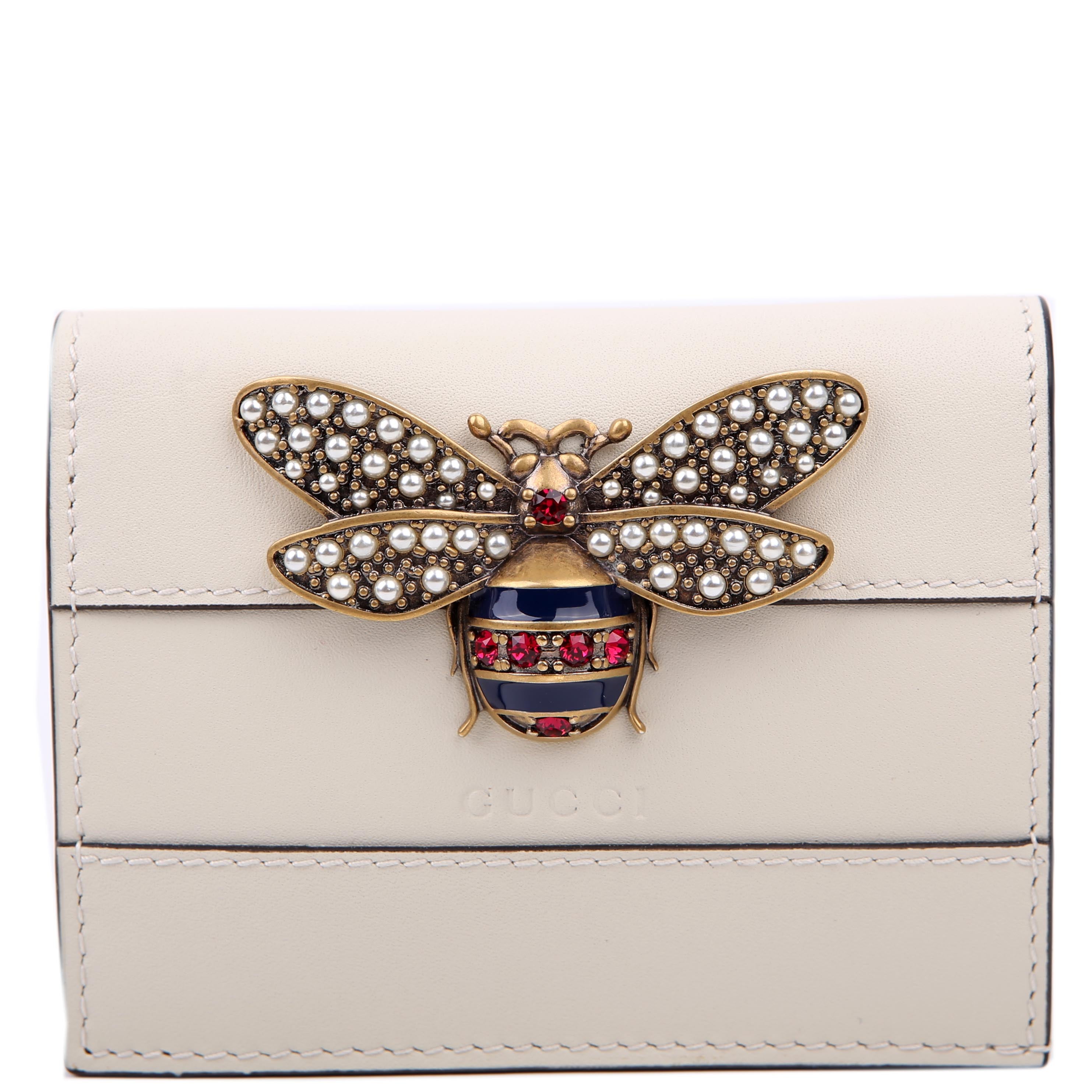 76072 Queen Margaret Card Case White