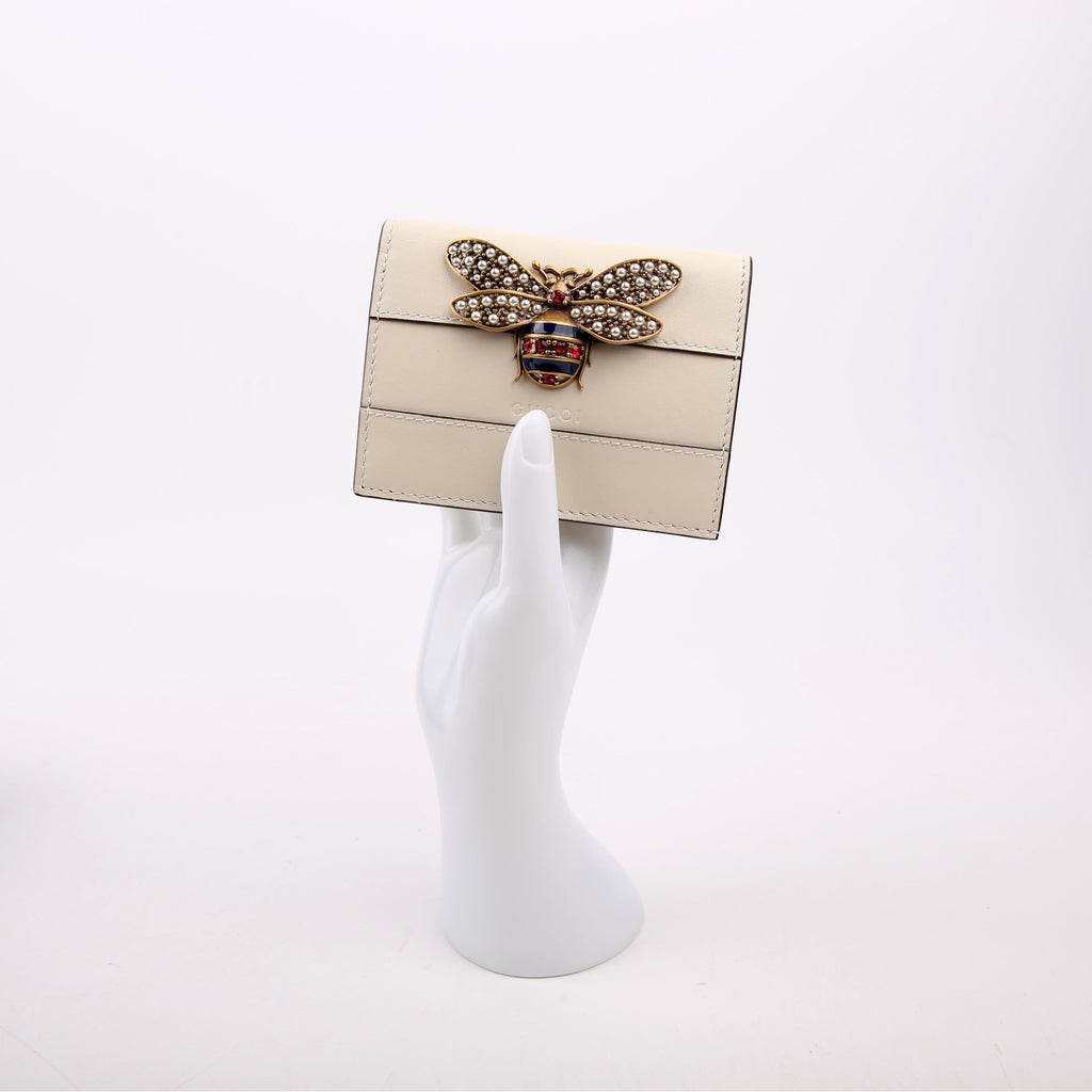 76072 Queen Margaret Card Case White