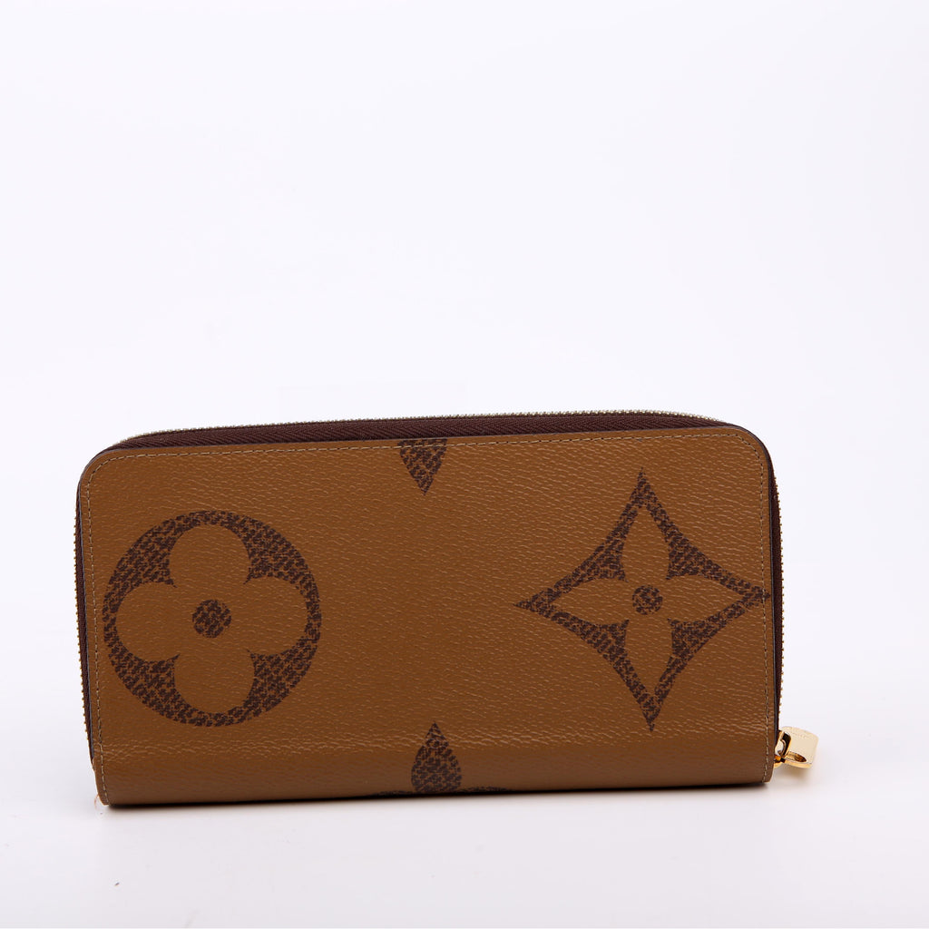 Zippy Wallet Giant Reverse Monogram