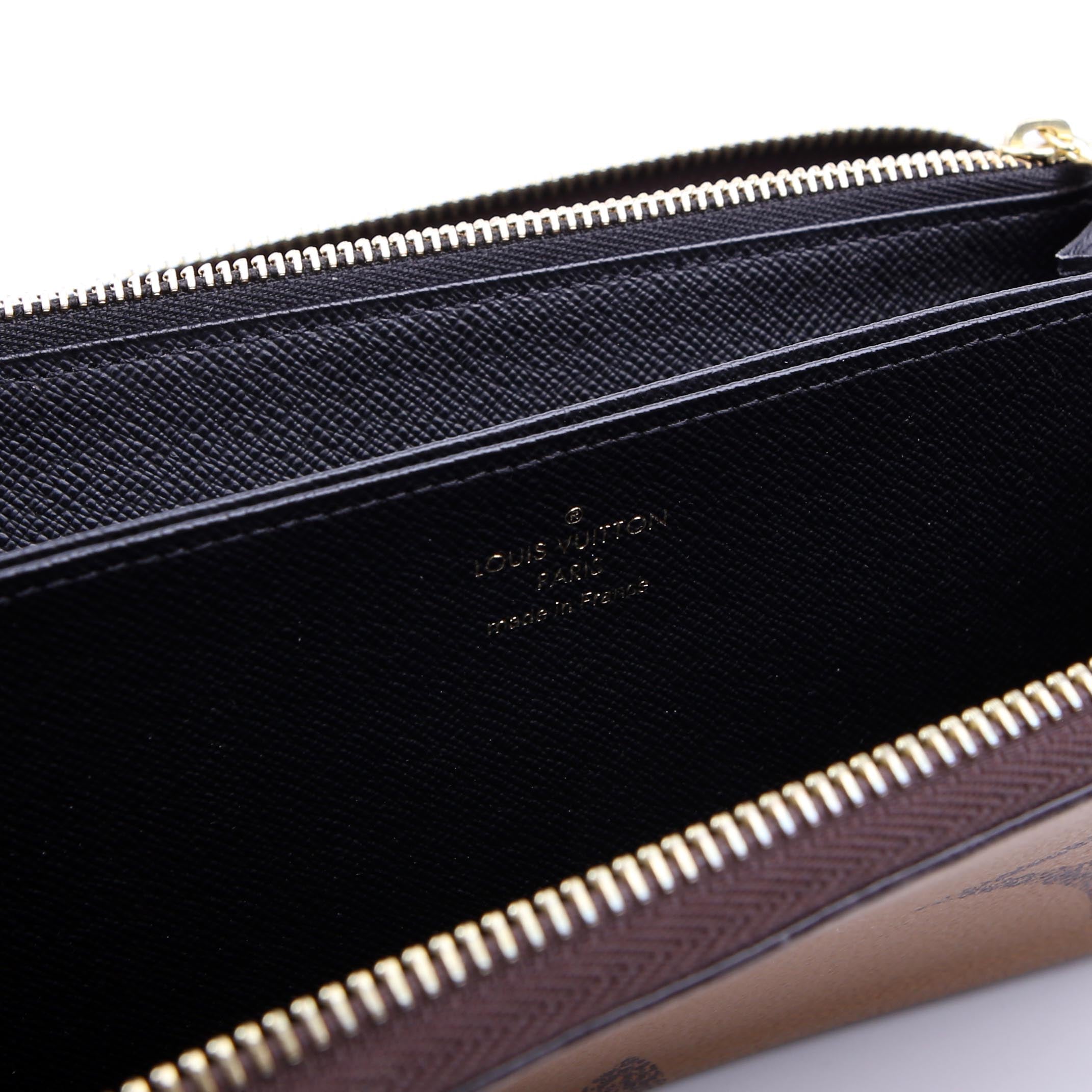 Zippy Wallet Giant Reverse Monogram