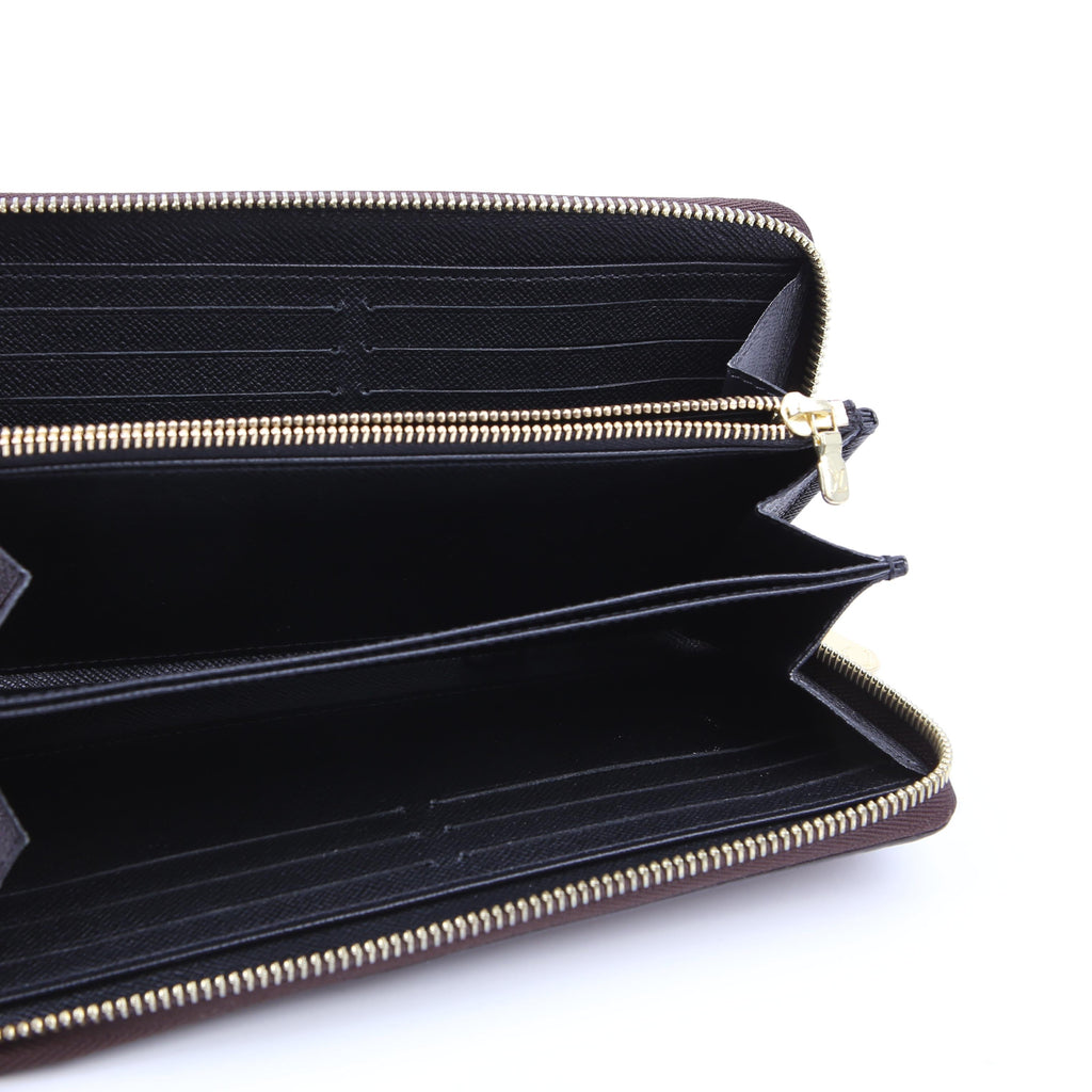 Zippy Wallet Giant Reverse Monogram