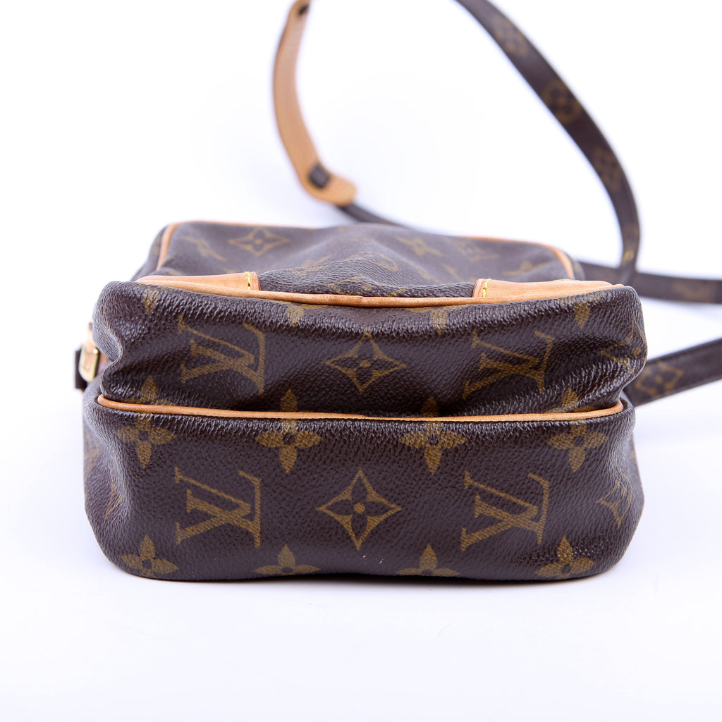 Amazone Monogram