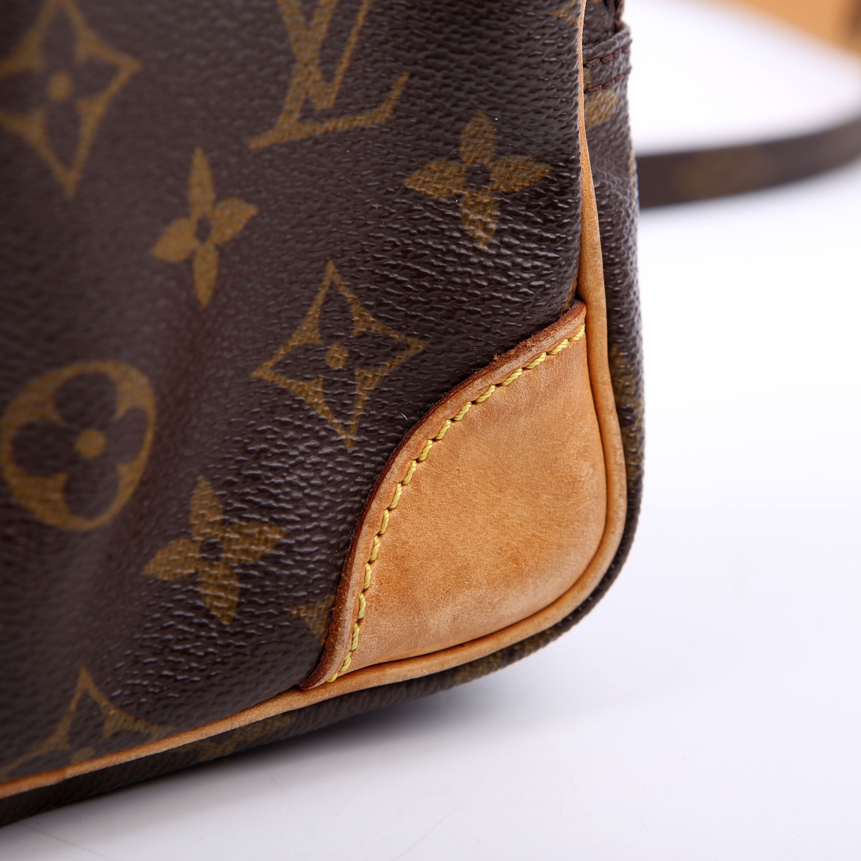 Amazone Monogram