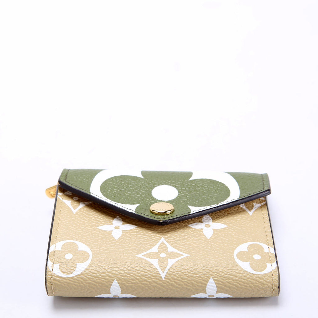 Zoe Wallet Giant Monogram Green/Tan