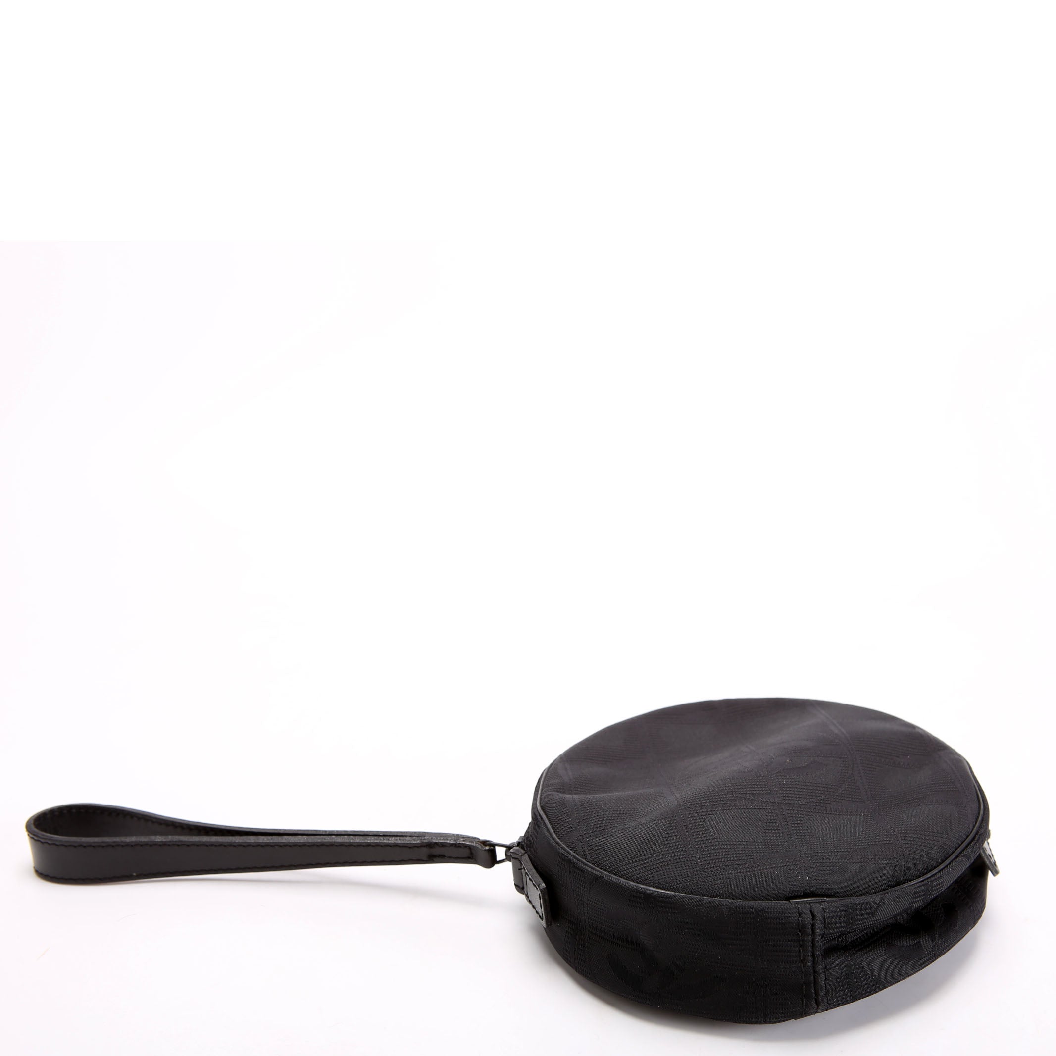 Travel Linge Round Wristlet Black