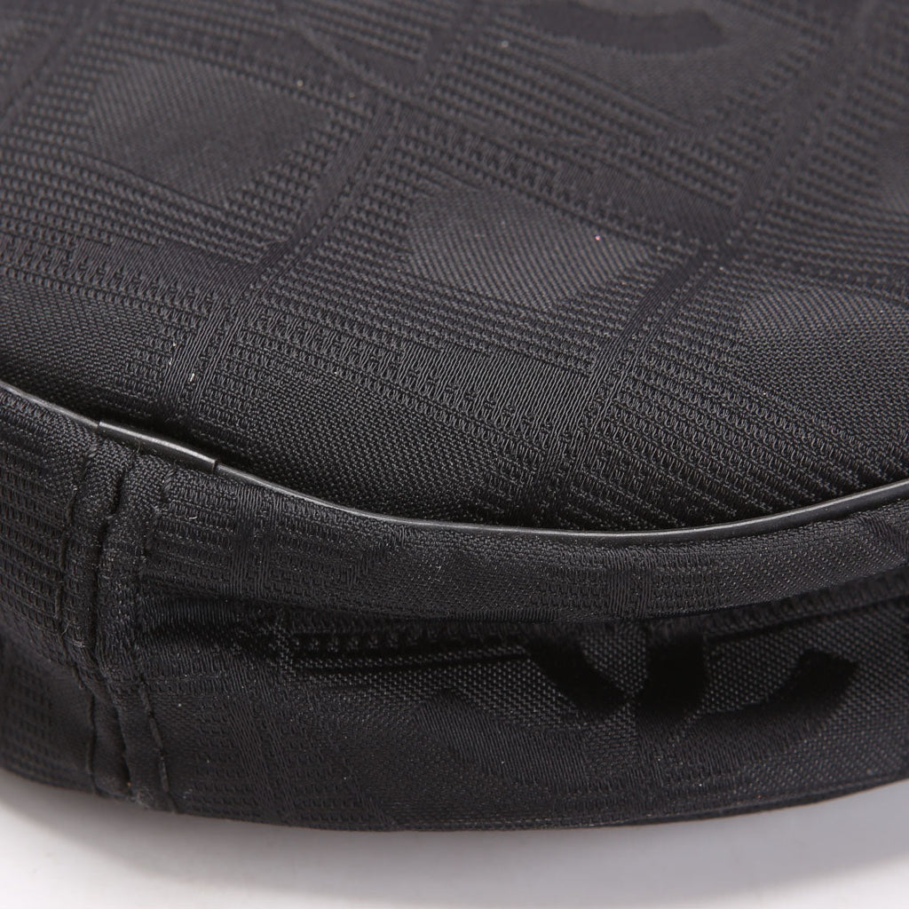 Travel Linge Round Wristlet Black