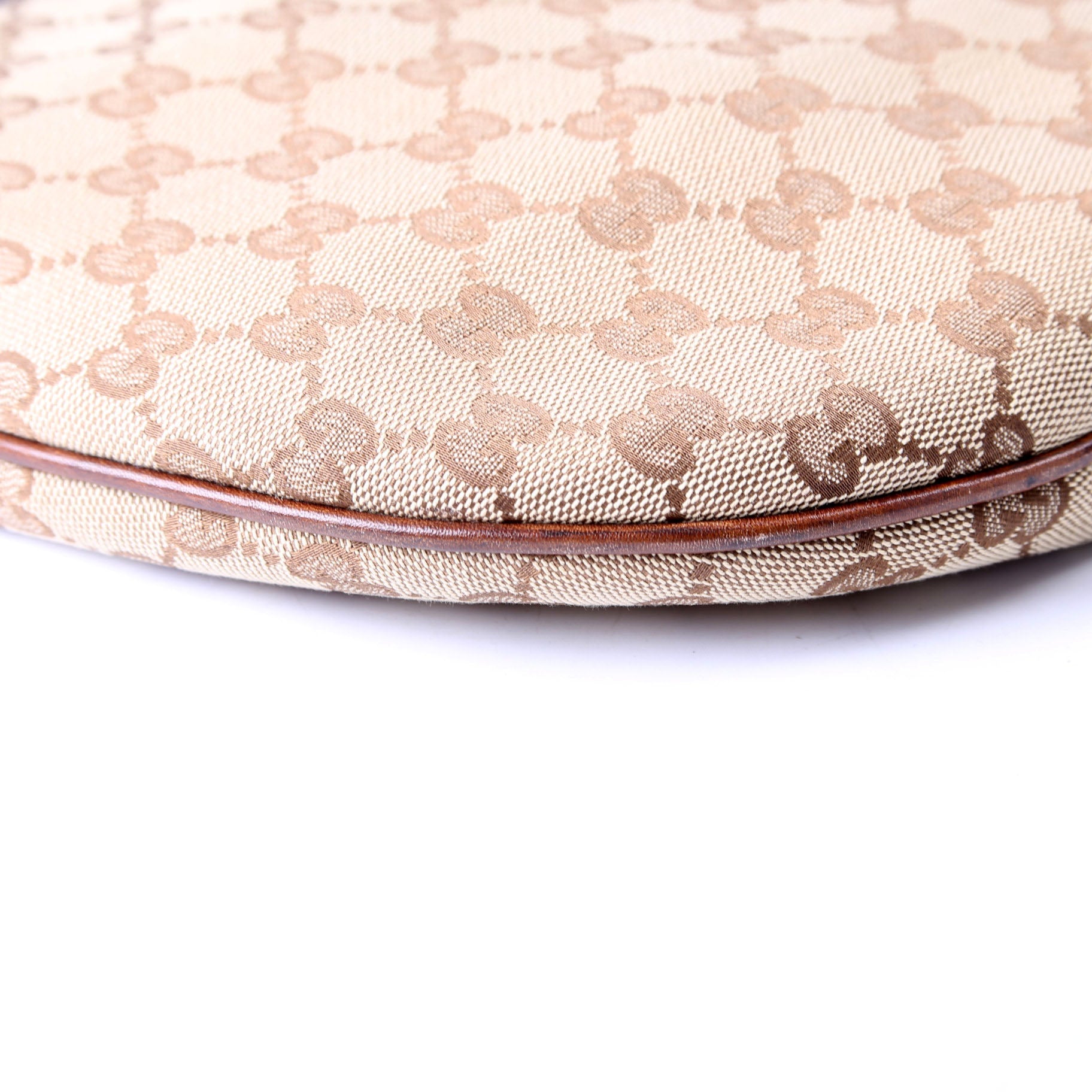 169998 GG Canvas New Britt Shoulder