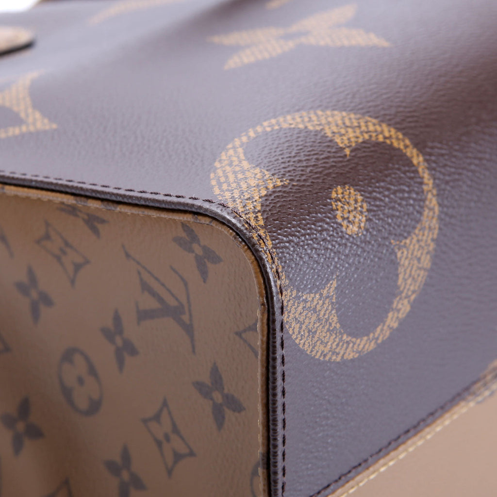 ONTHEGO MM Reverse Monogram