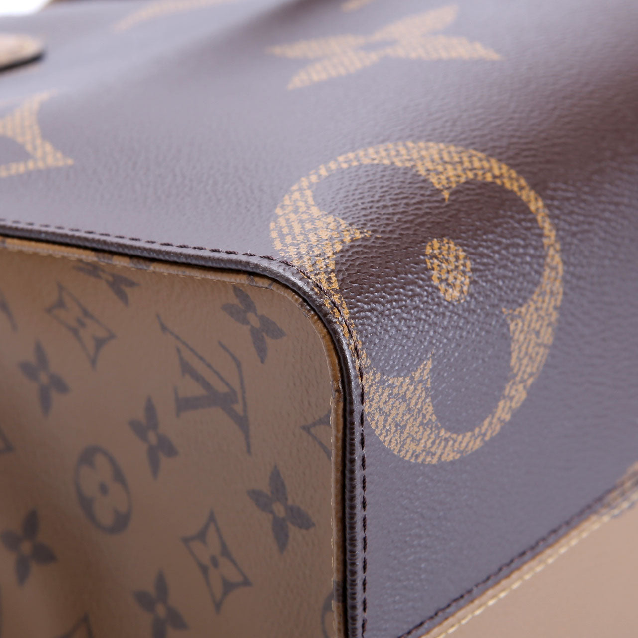 ONTHEGO MM Reverse Monogram