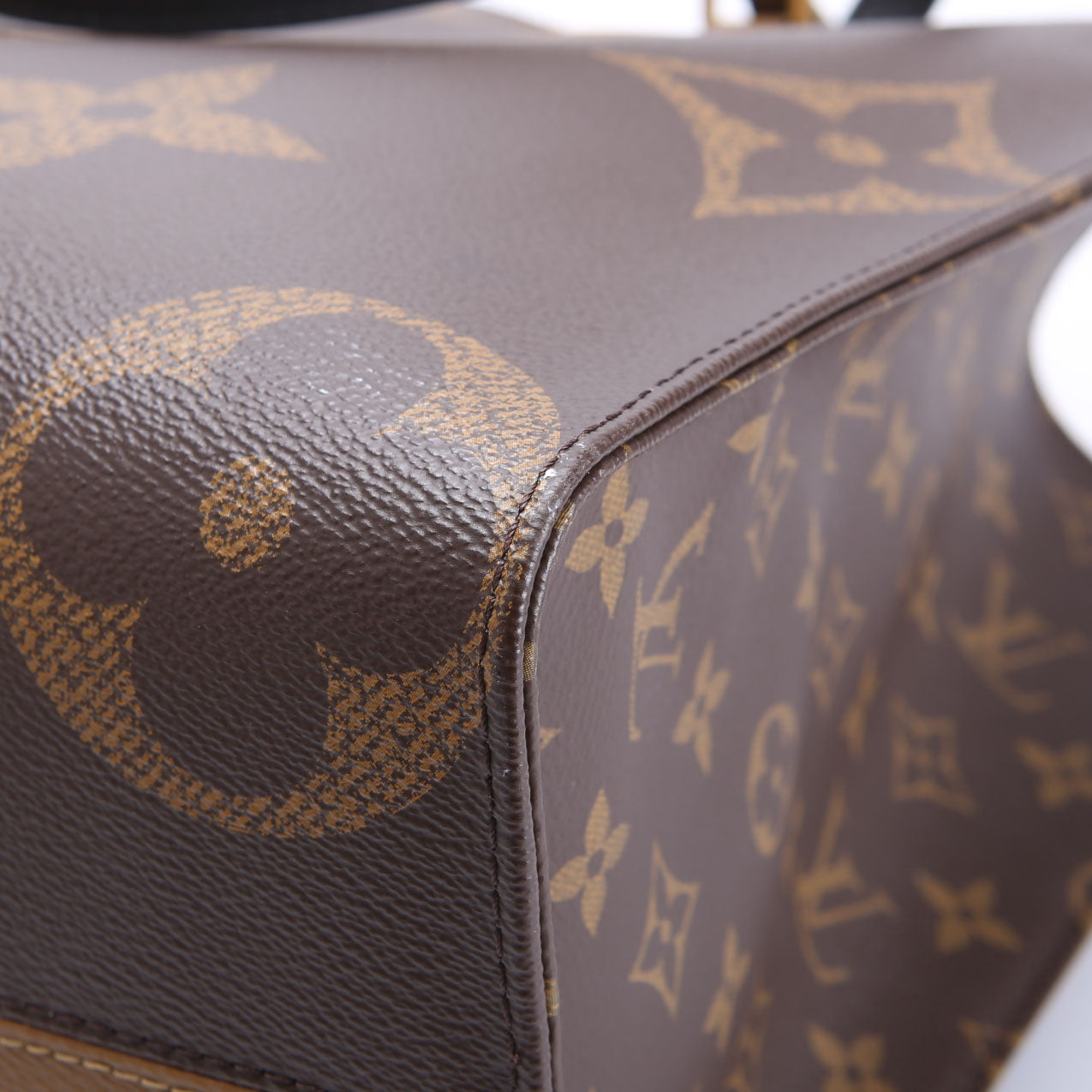 ONTHEGO MM Reverse Monogram