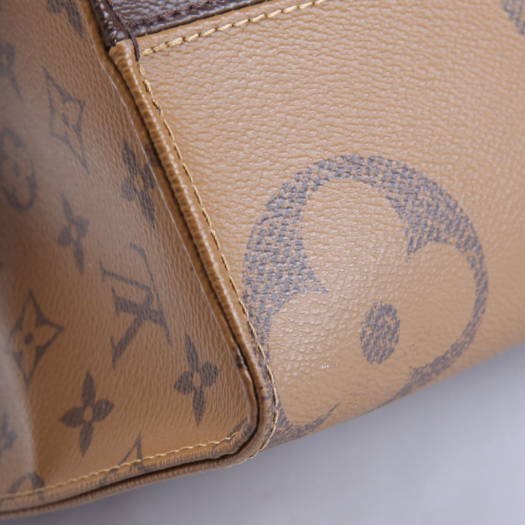 ONTHEGO MM Reverse Monogram