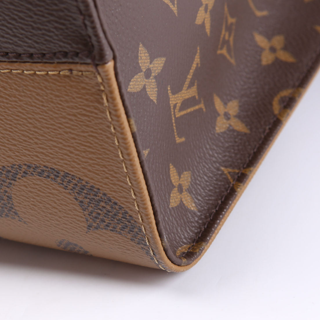 ONTHEGO MM Reverse Monogram