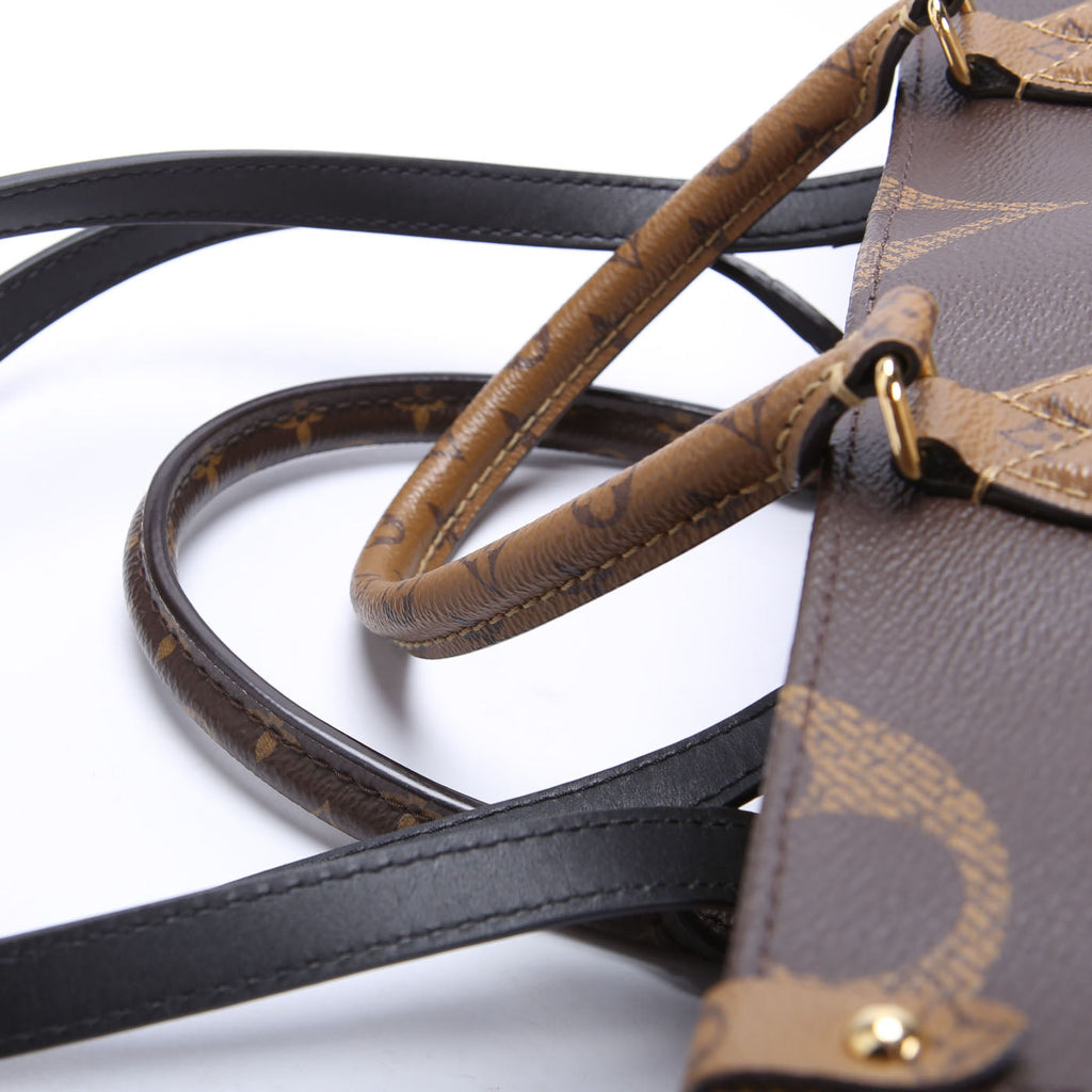 ONTHEGO MM Reverse Monogram