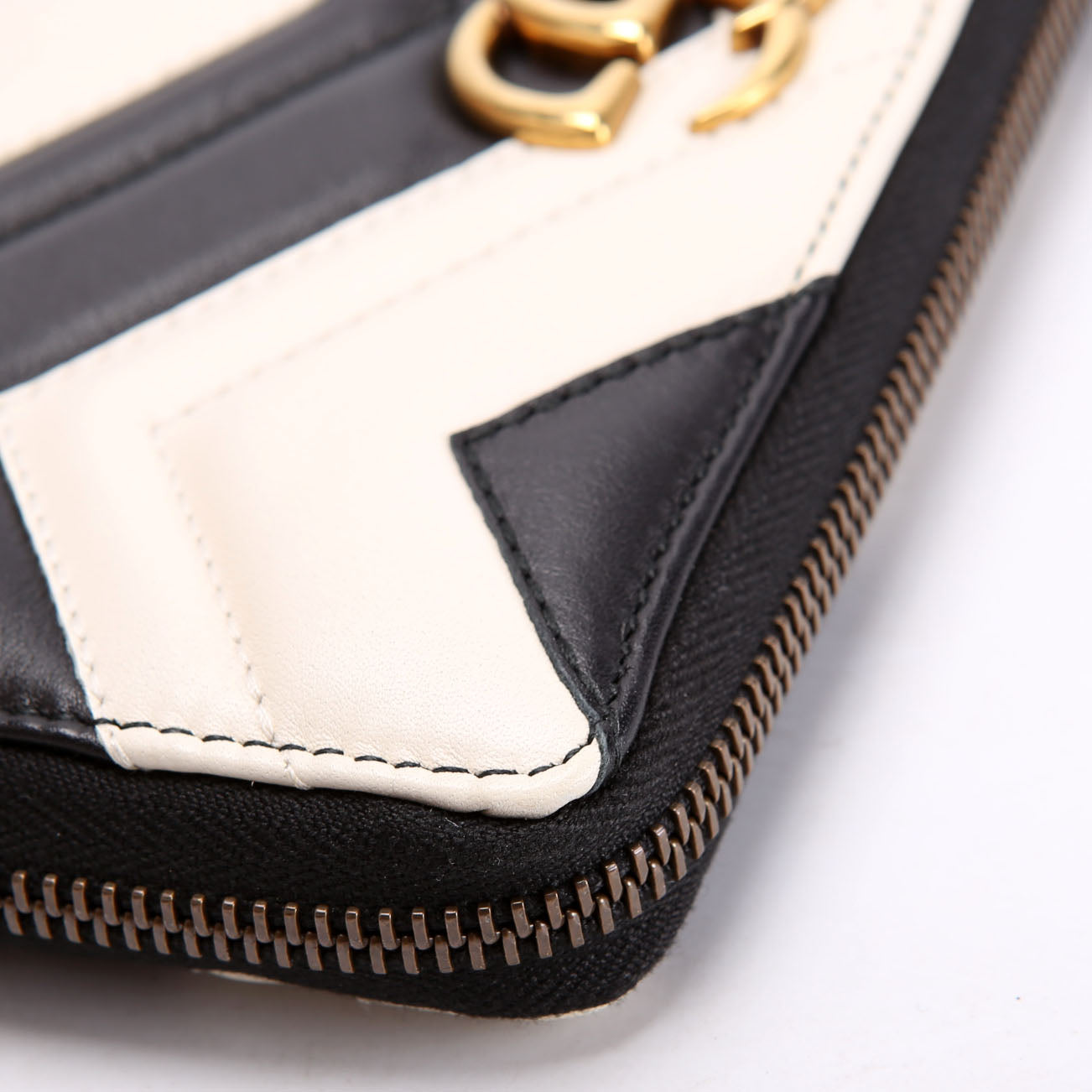 443123 GG Marmont Zip Around Wallet Black/Ivory