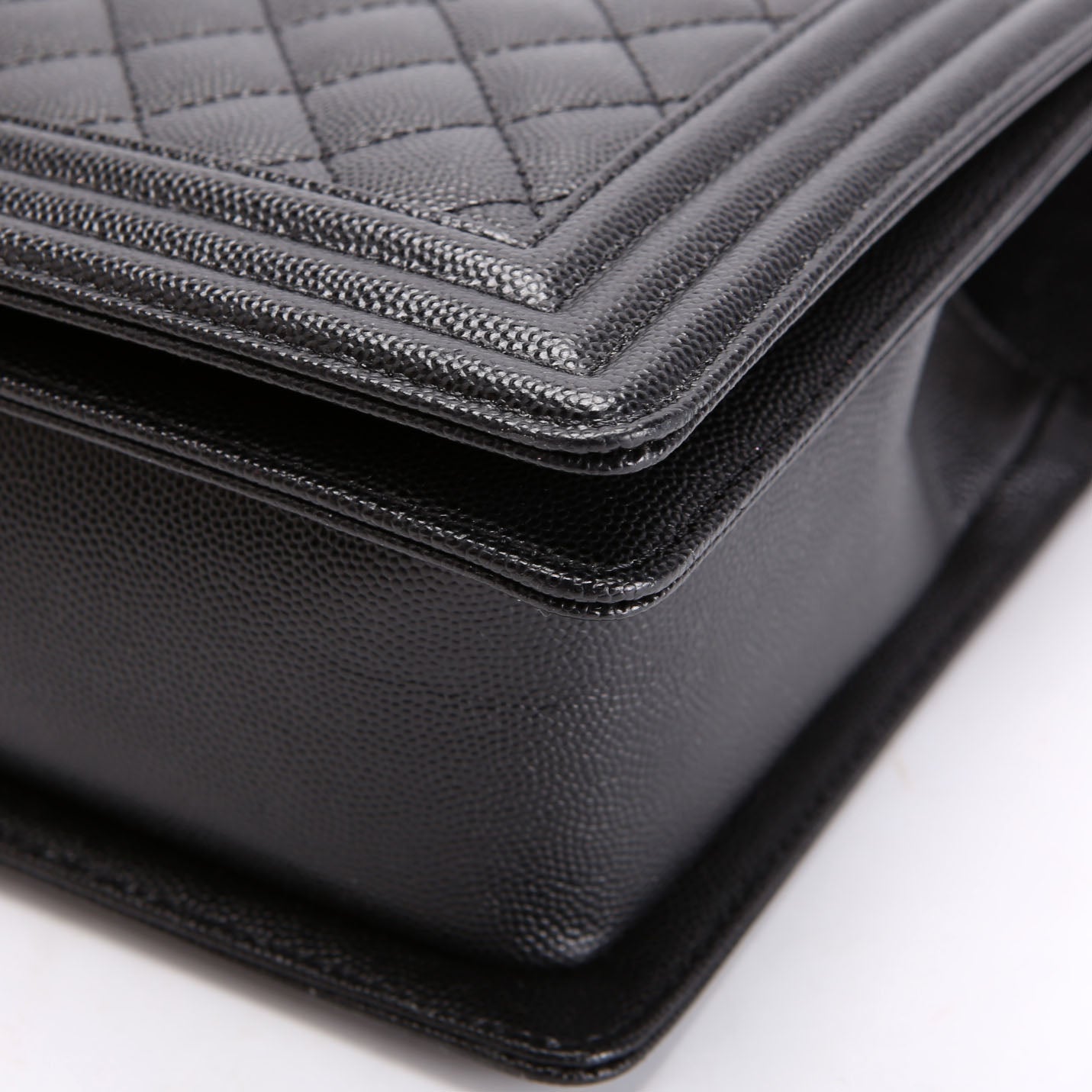 Boy Flap Large Caviar RFID Black