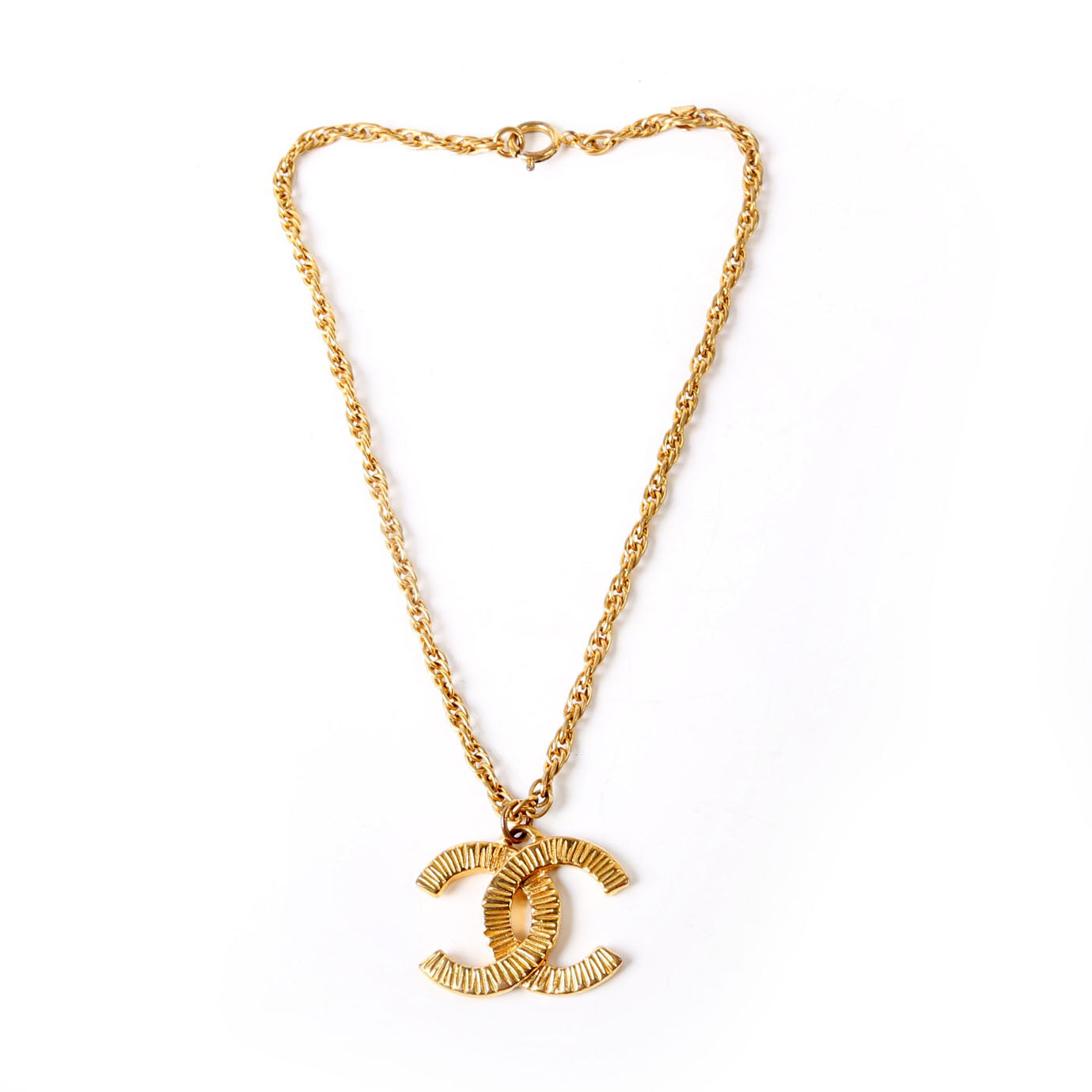 Ribbed CC Vintage Necklace Gold