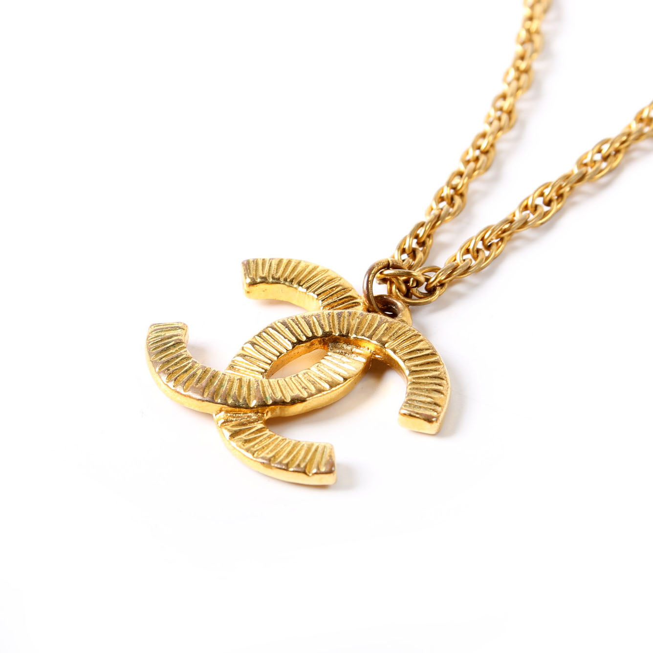 Ribbed CC Vintage Necklace Gold