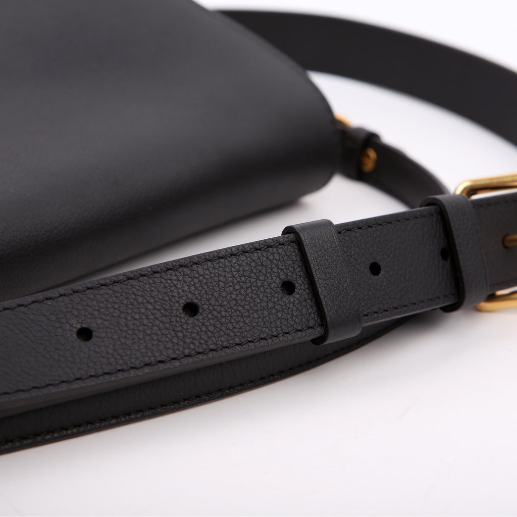 Soft Twist Shoulder Calfskin Black