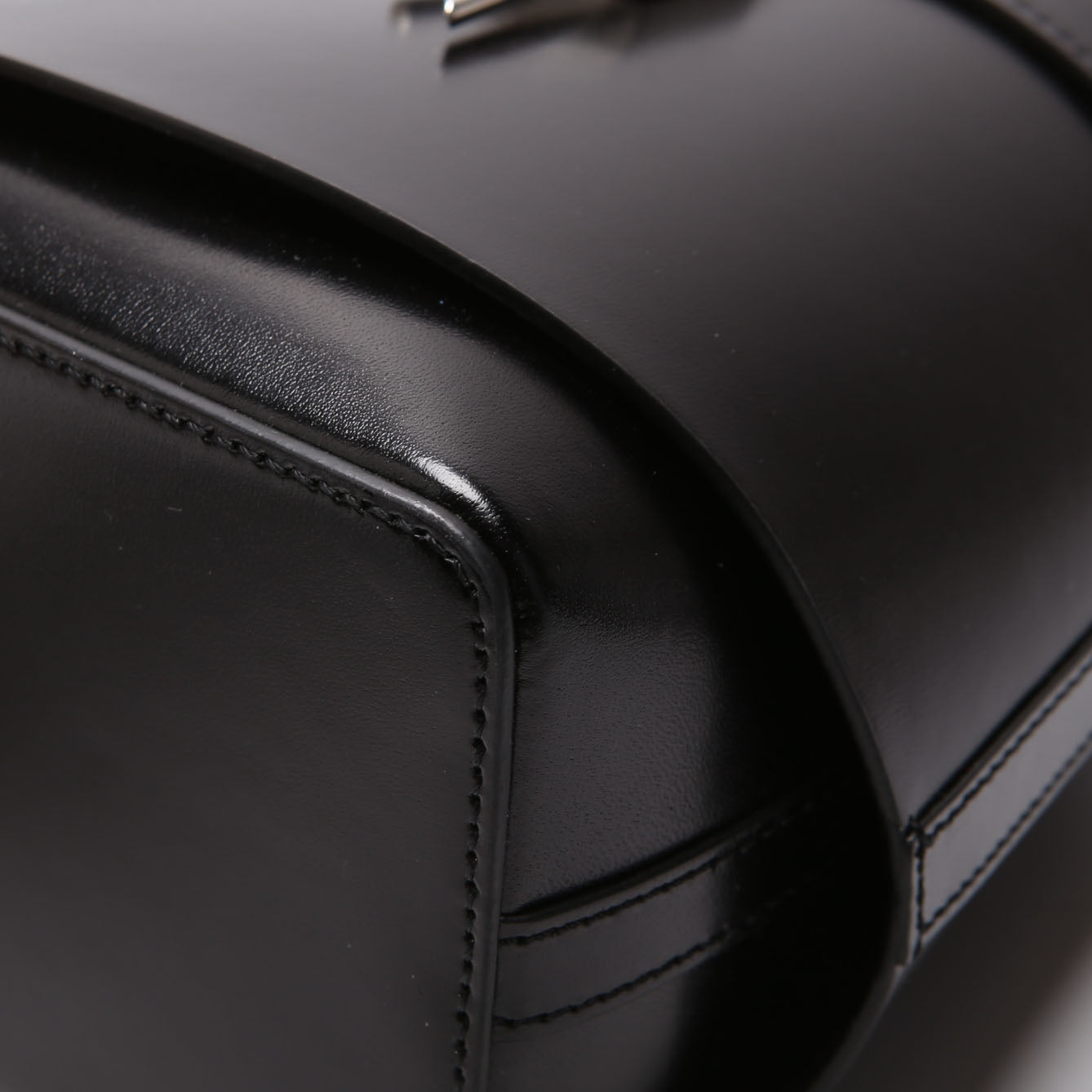 Shark Lock Bucket Bag Box Calfskin