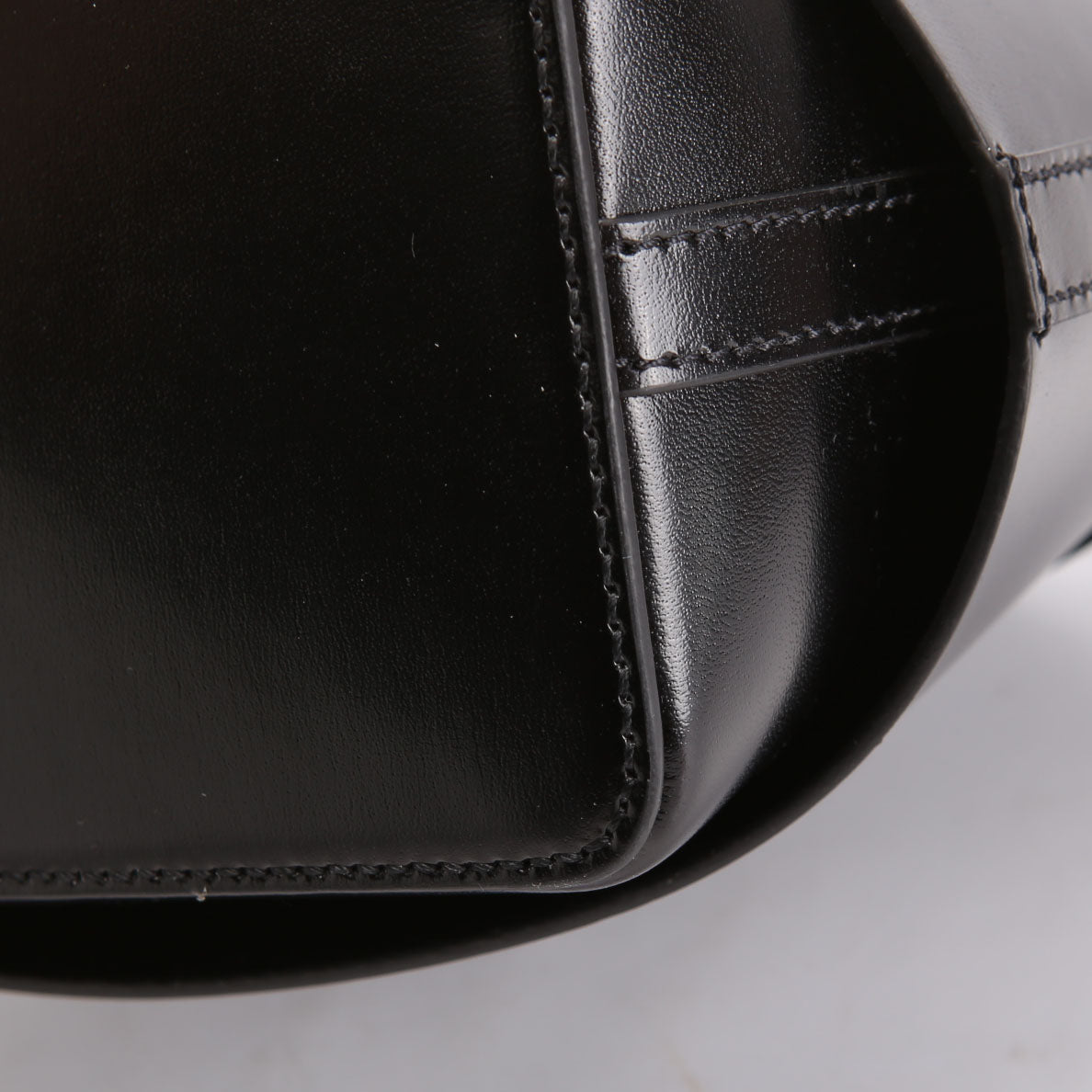 Shark Lock Bucket Bag Box Calfskin