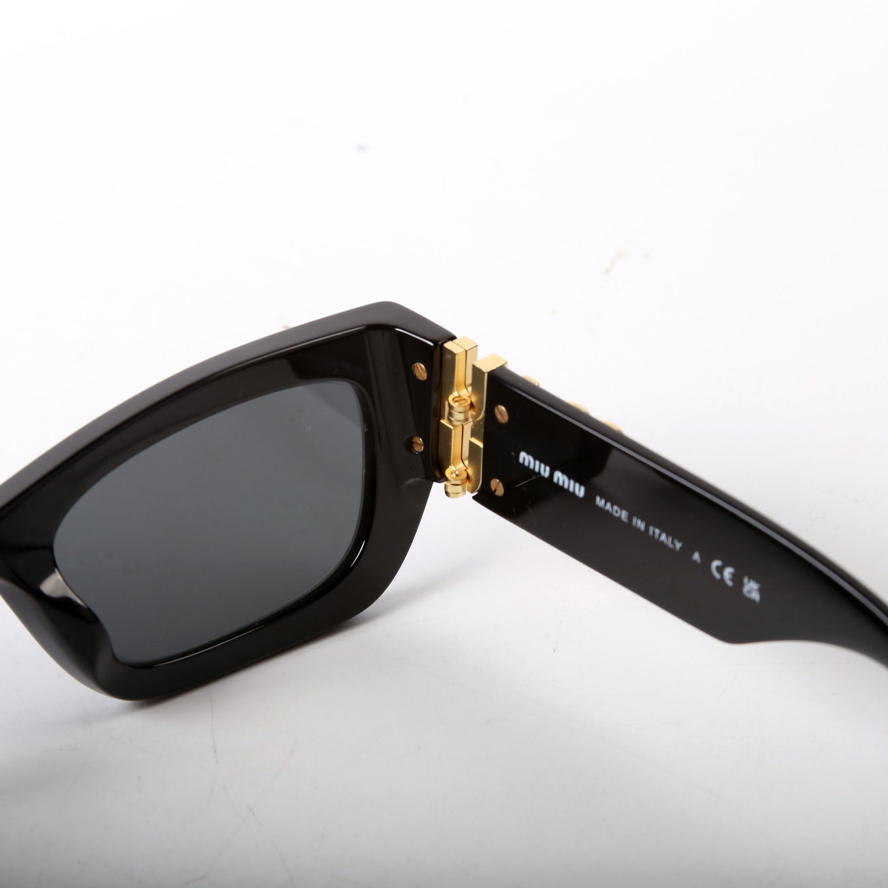 SMU09W Miu Glimpse Sunglasses Black/Gold