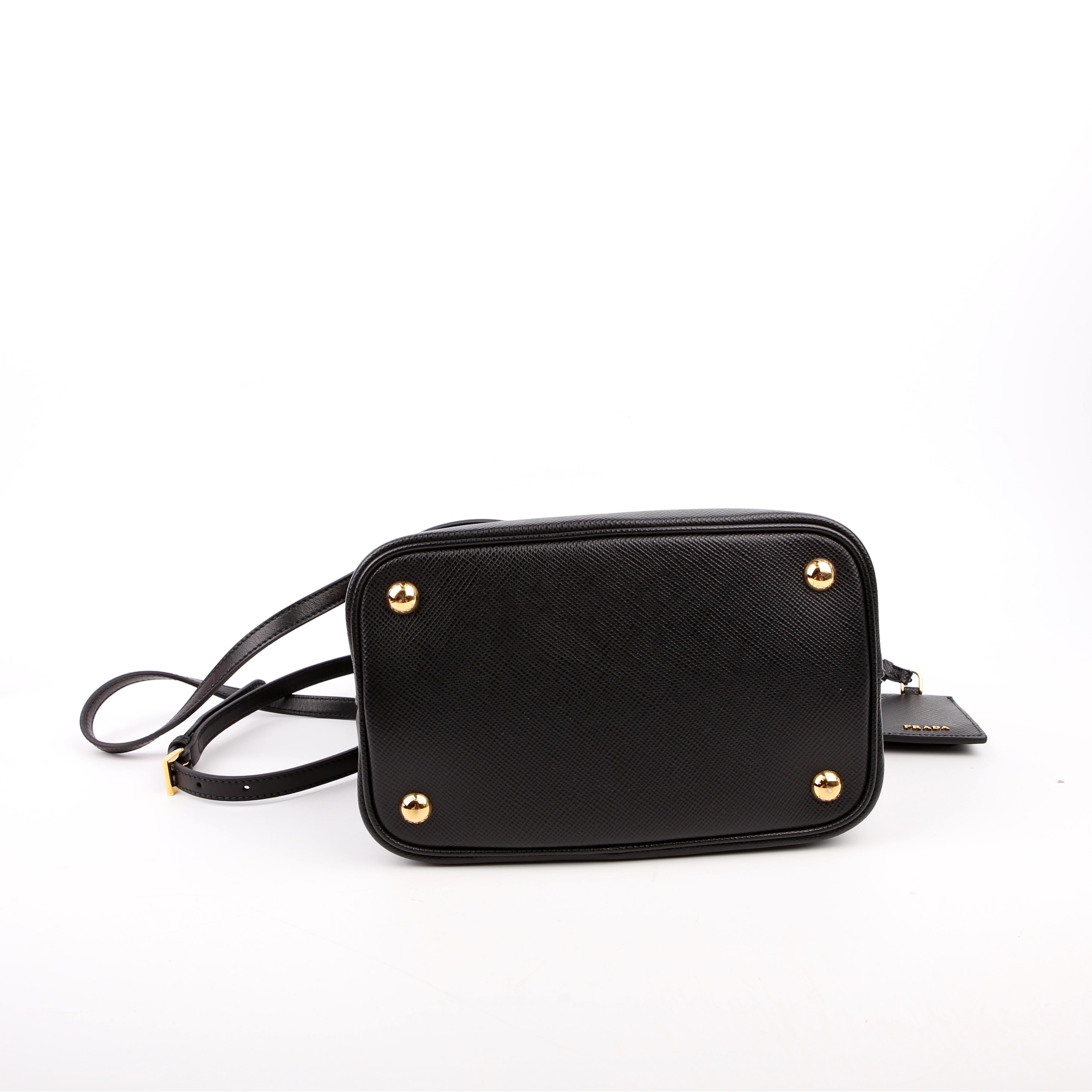Saffiano Cuir Medium Panier Bag Black