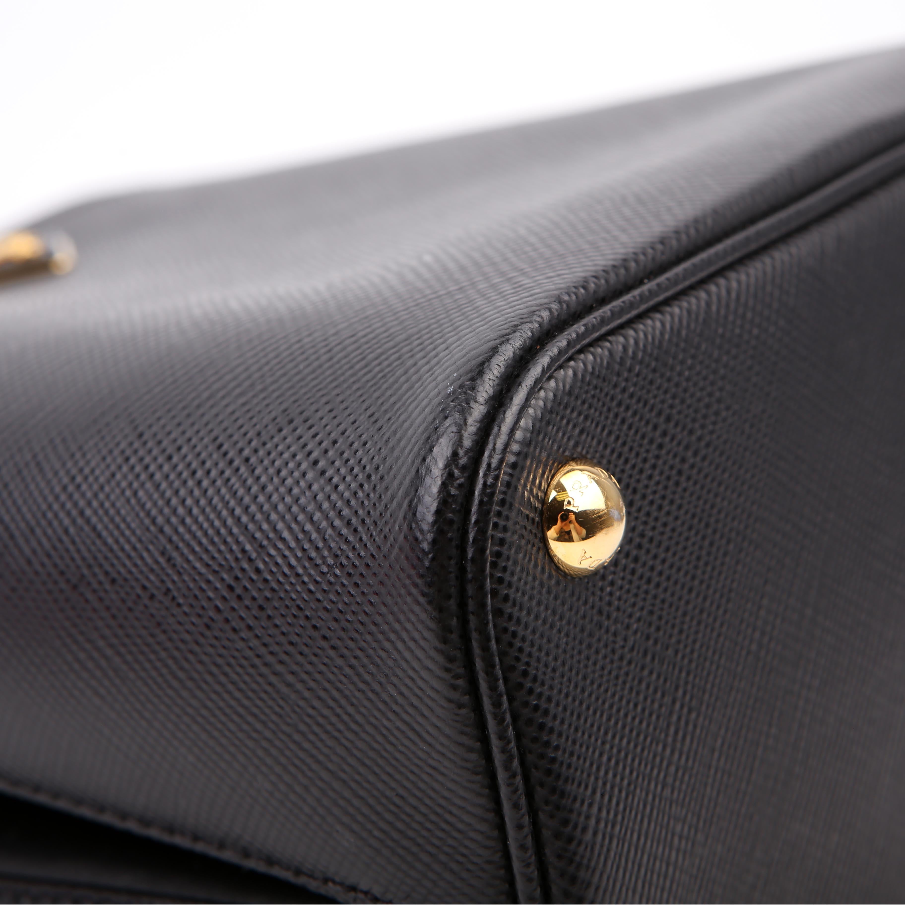 Saffiano Cuir Medium Panier Bag Black