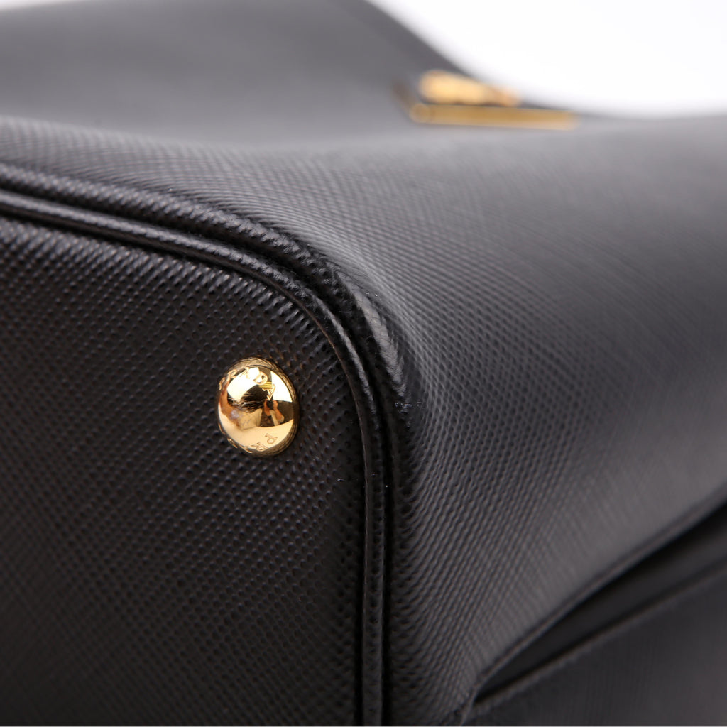 Saffiano Cuir Medium Panier Bag Black