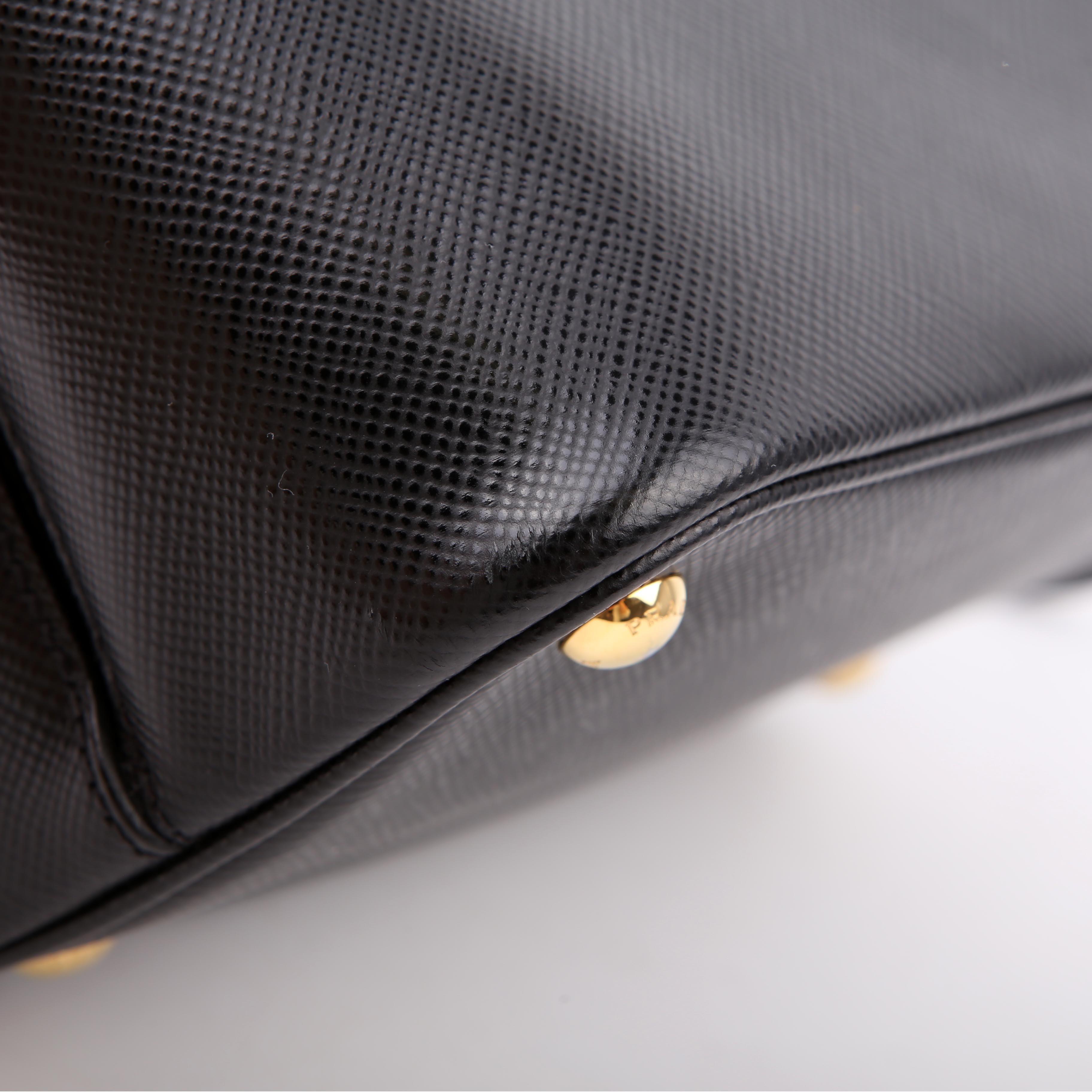 Saffiano Cuir Medium Panier Bag Black