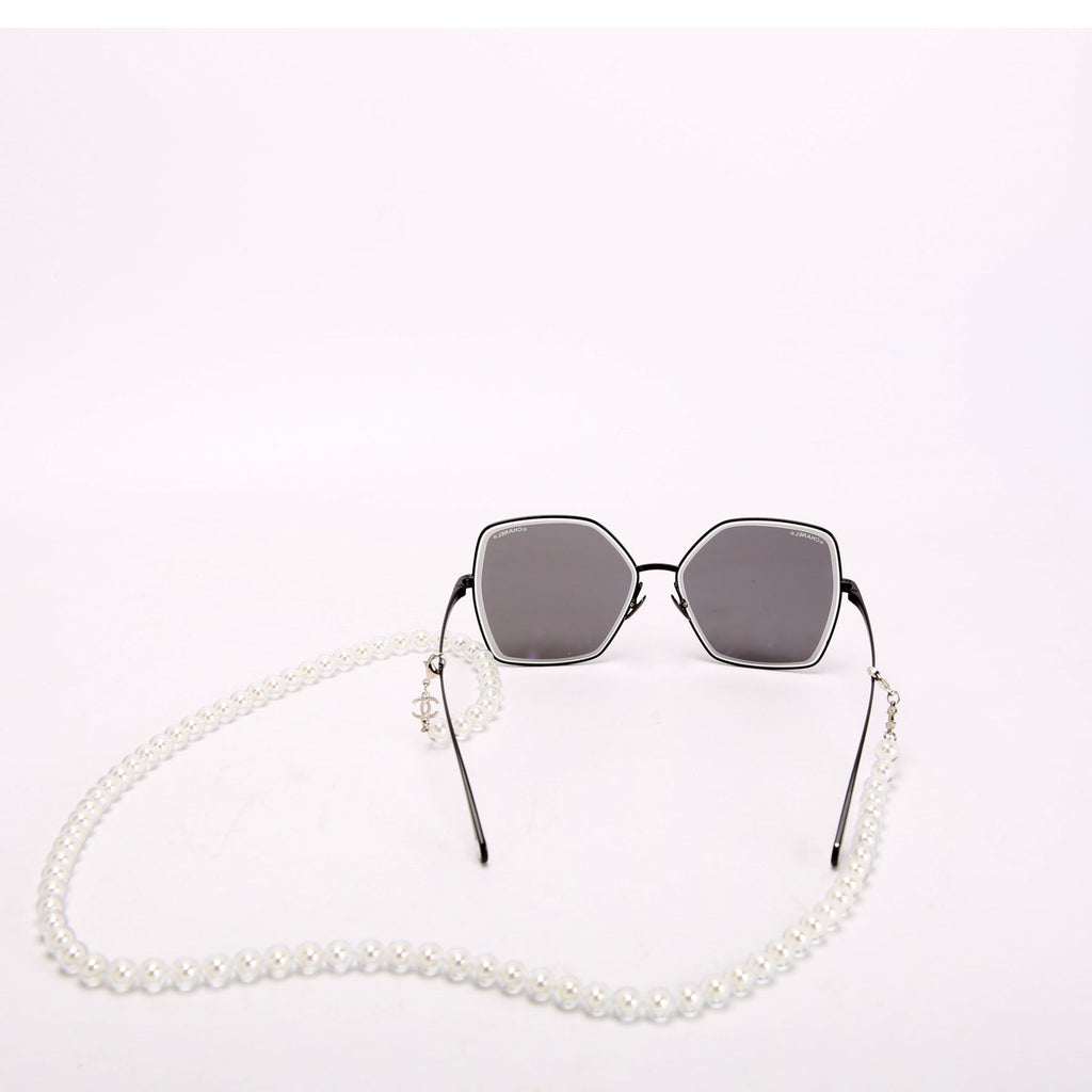4262 Butterfly With Pearl Chain Sunglasses Black