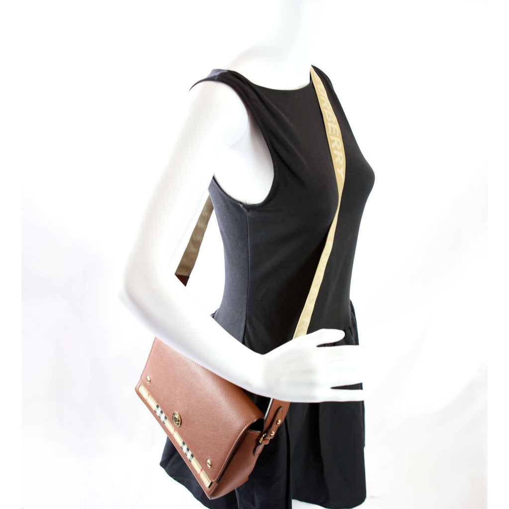 Note Crossbody Vintage Check Medium Brown
