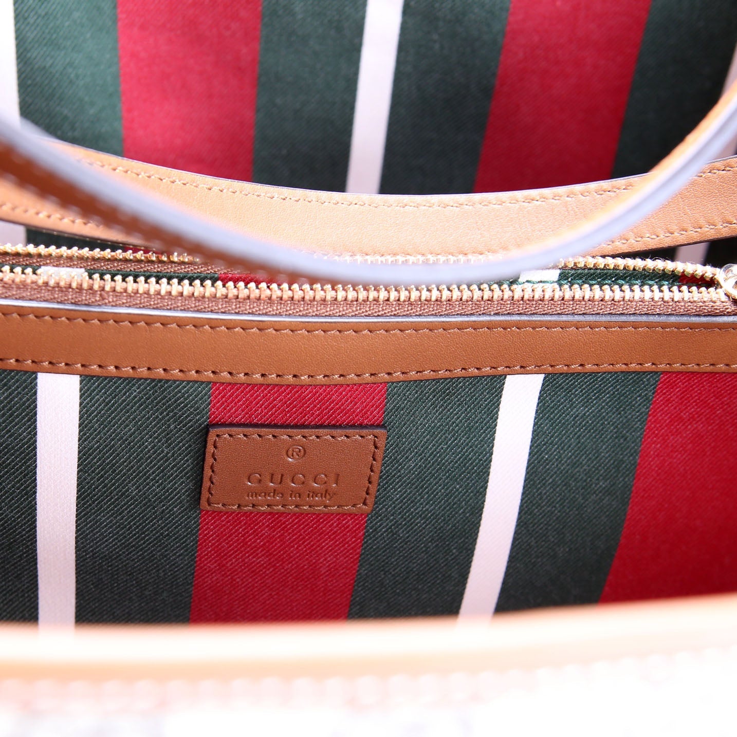 Gucci 815212 GG Supreme Emblem Maxi Tote