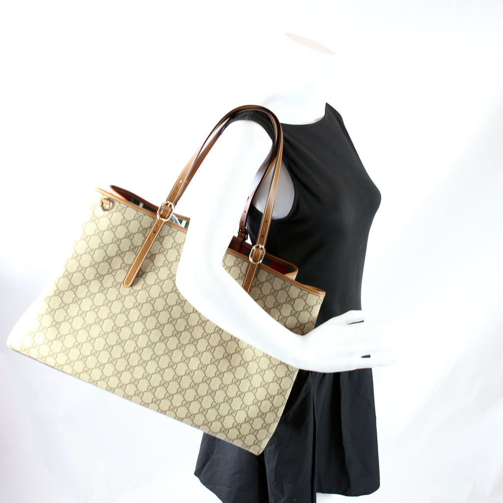 Gucci 815212 GG Supreme Emblem Maxi Tote