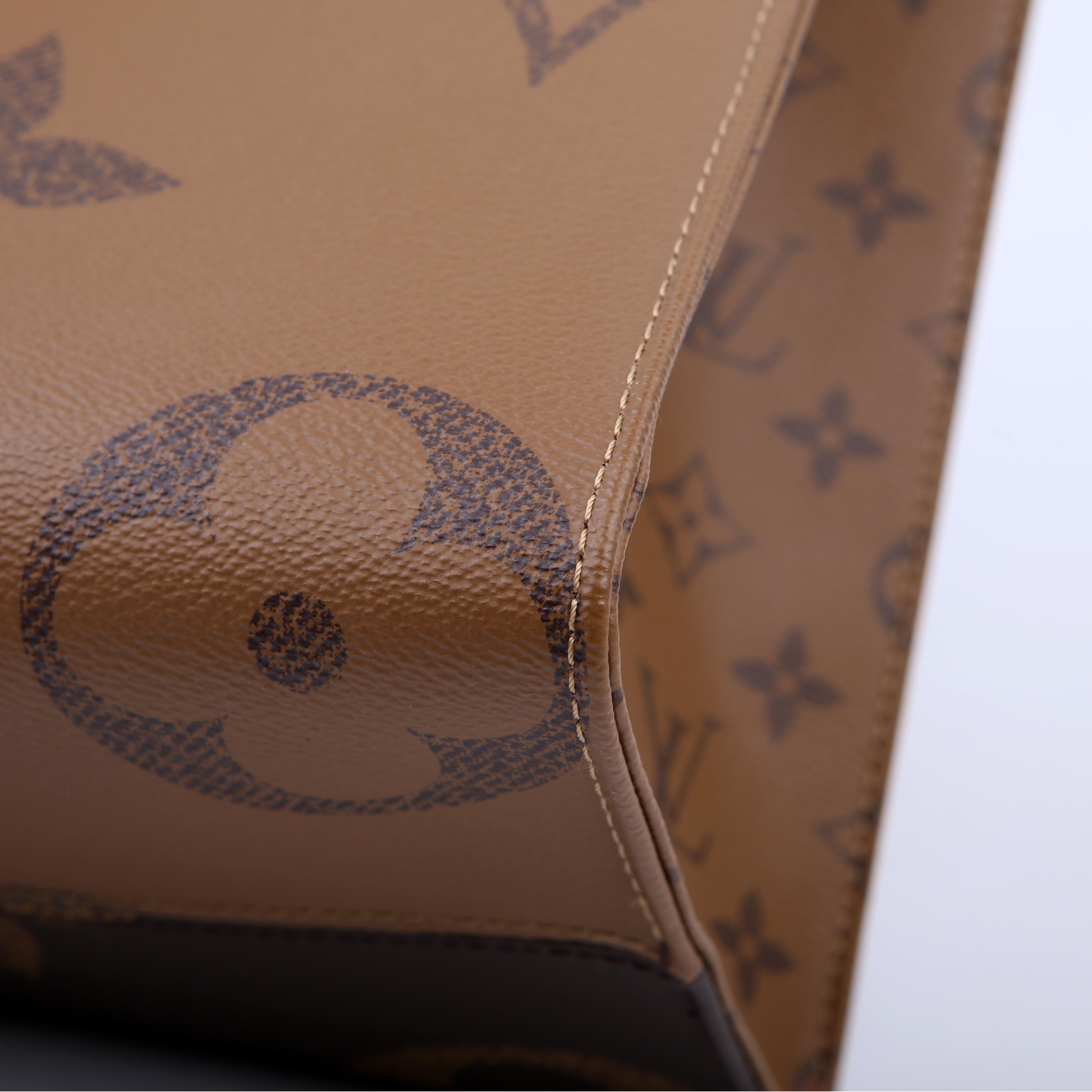 ONTHEGO MM Reverse Monogram