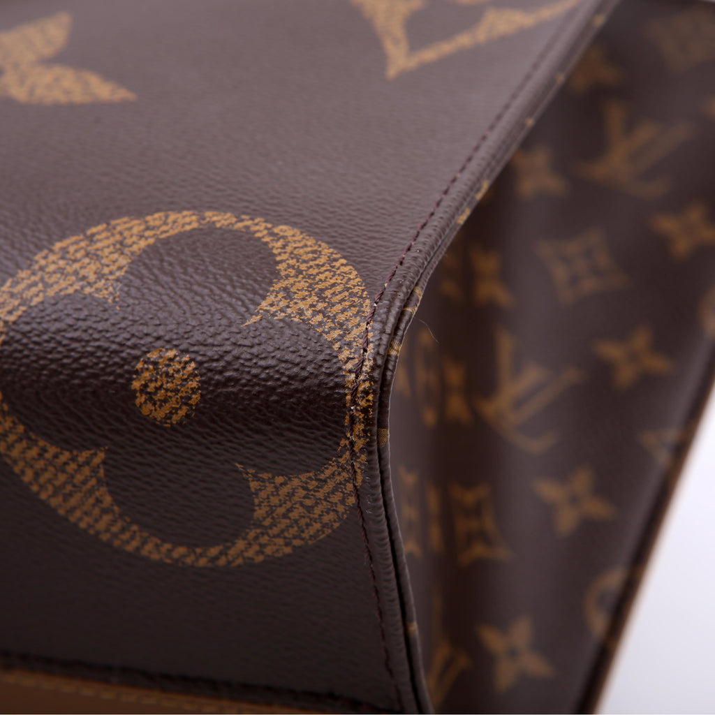 ONTHEGO MM Reverse Monogram