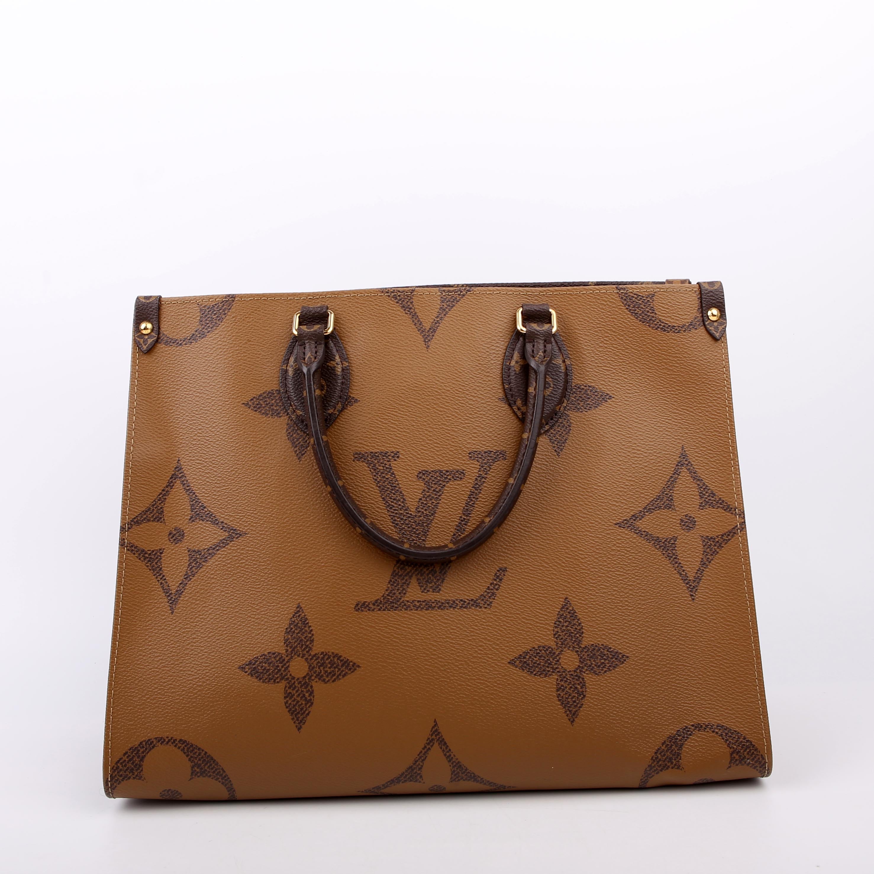 ONTHEGO MM Reverse Monogram