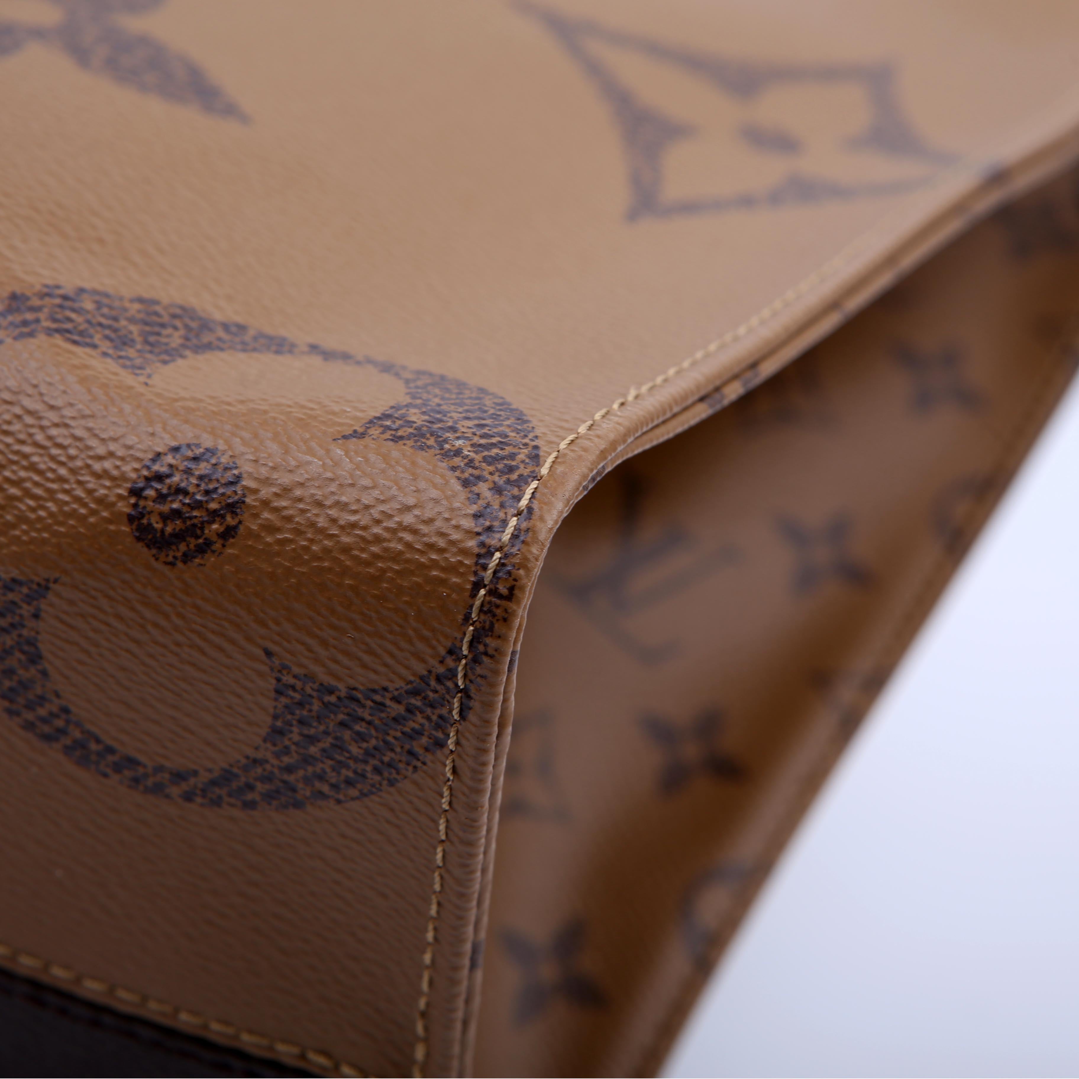 ONTHEGO MM Reverse Monogram