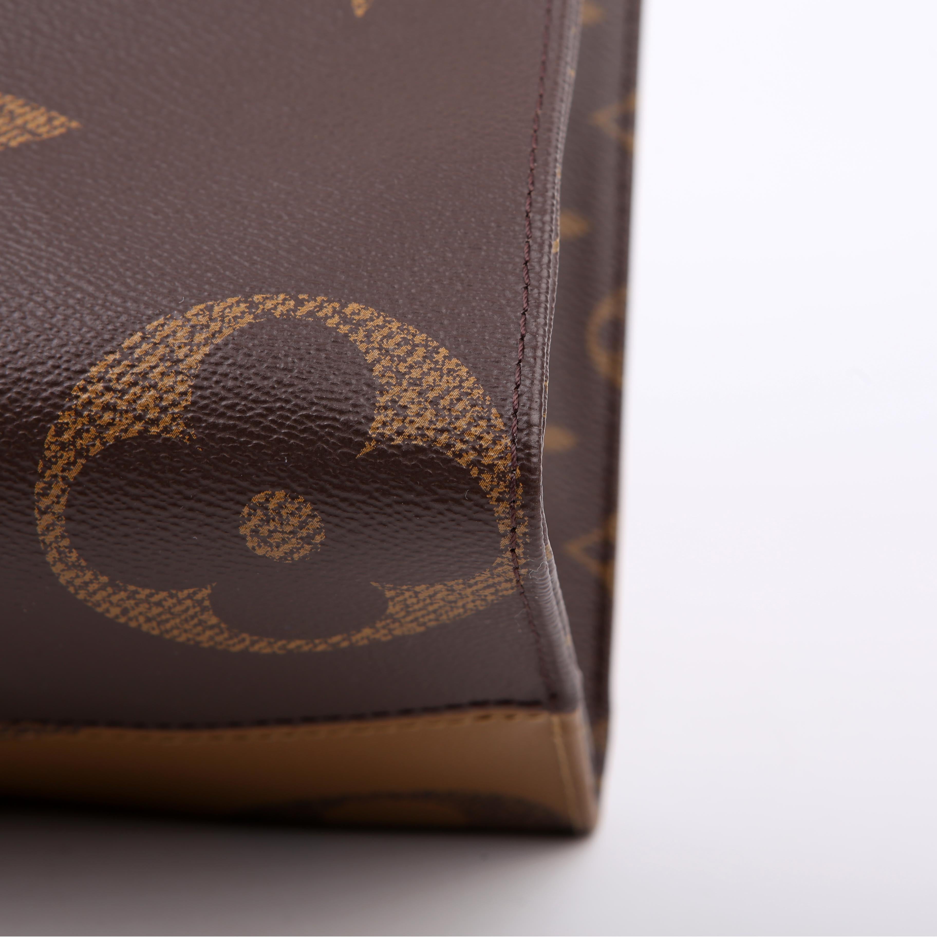 ONTHEGO MM Reverse Monogram