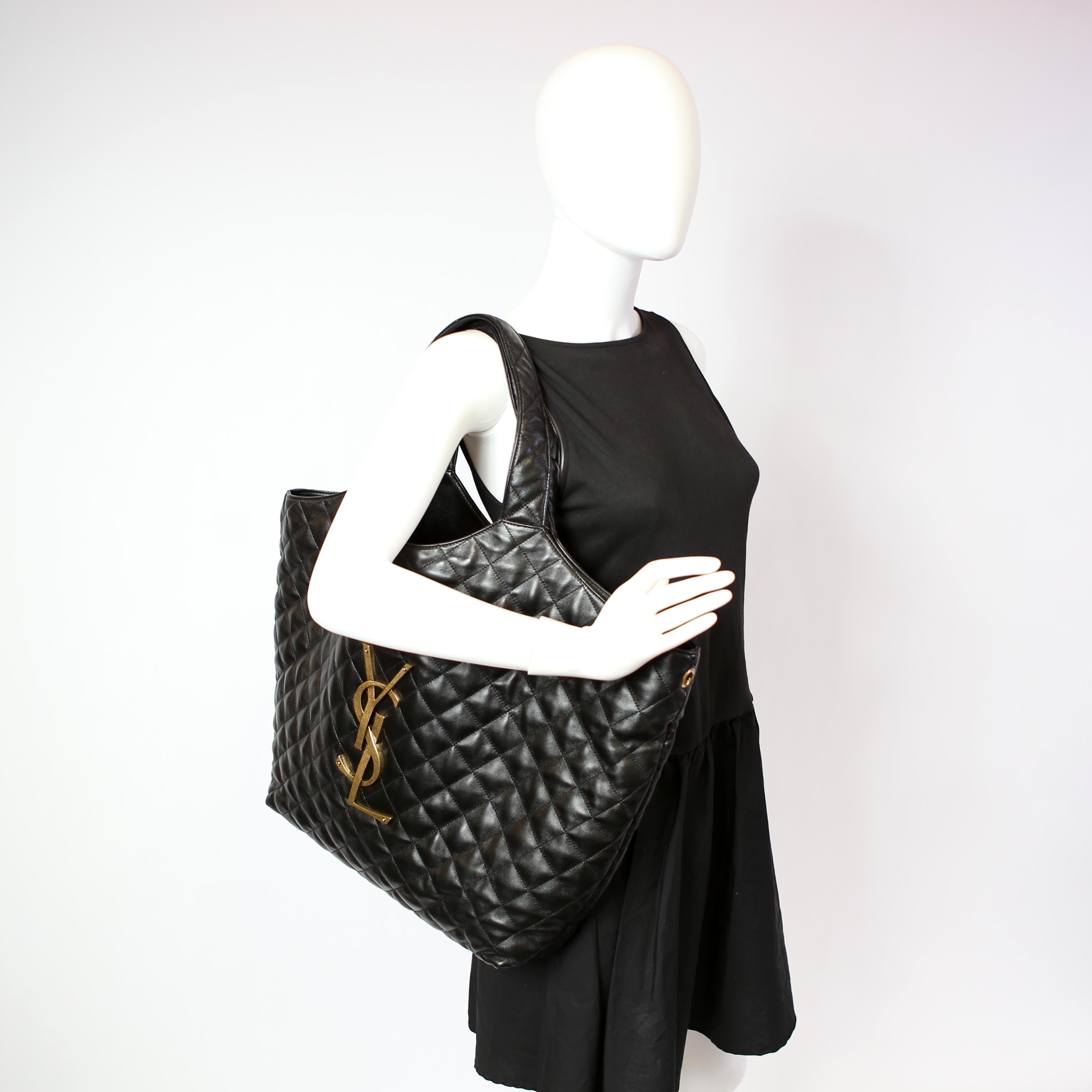 SAINT LAURENT Maxi Icare Shopping Black