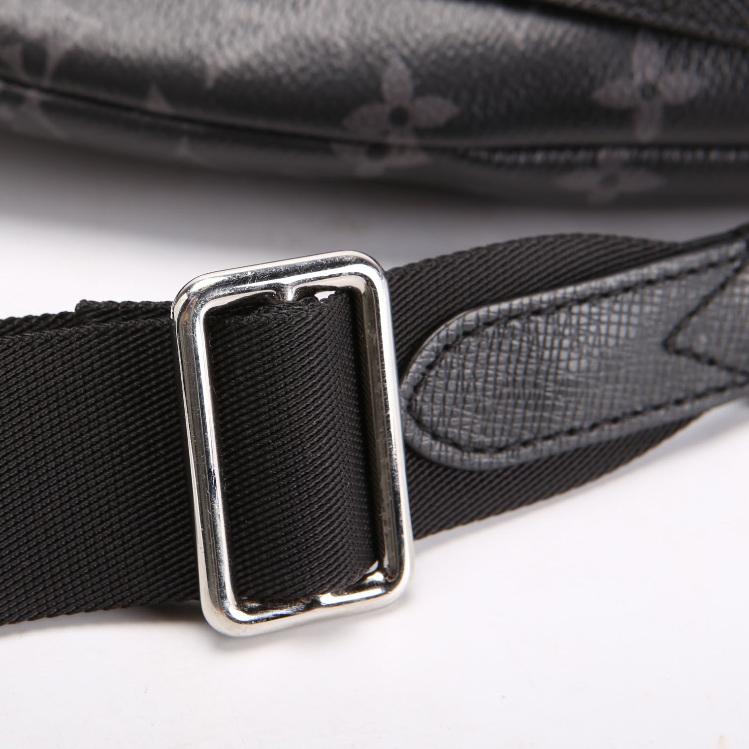 Duo Slingbag Monogram Eclipse