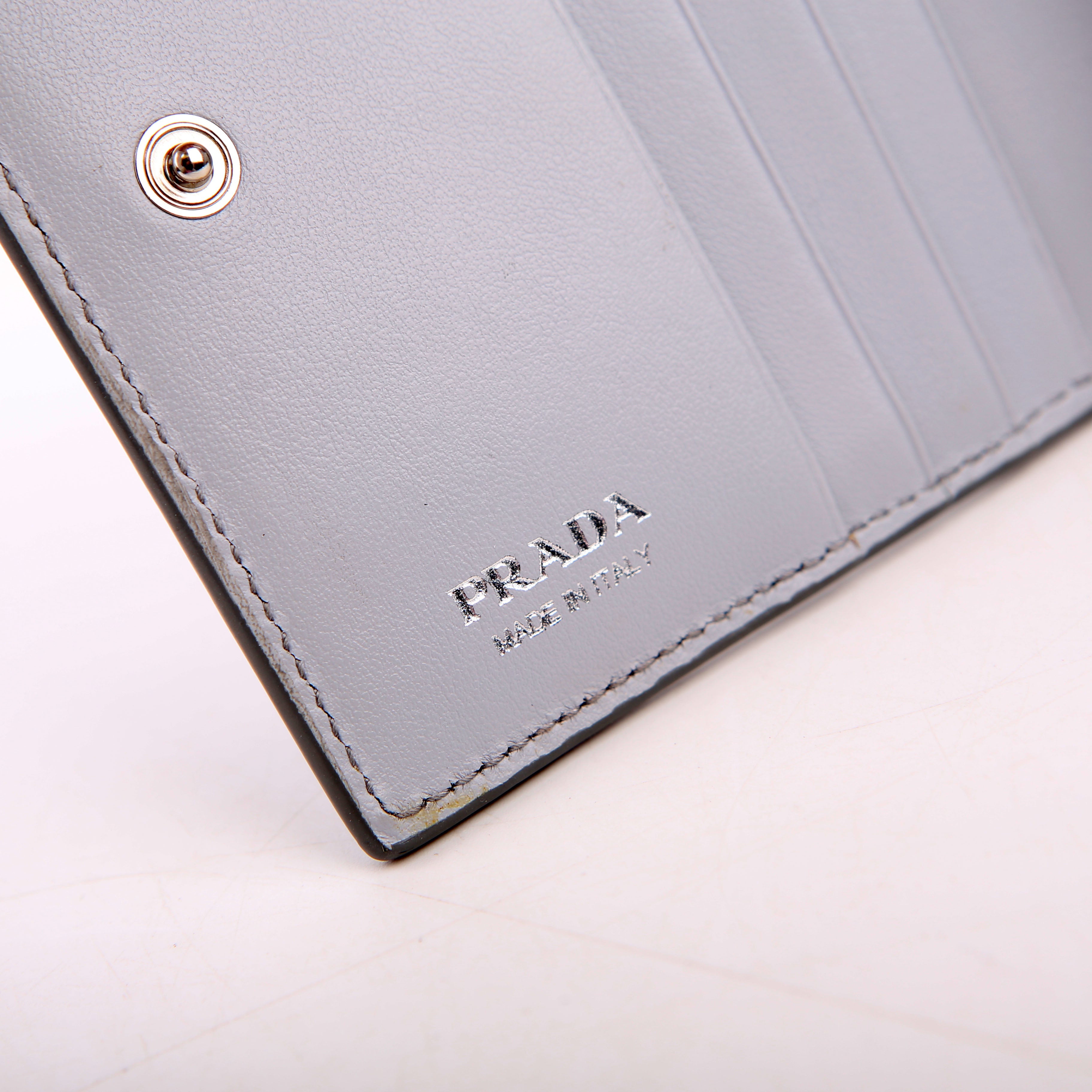 Small Leather Wallet Grey