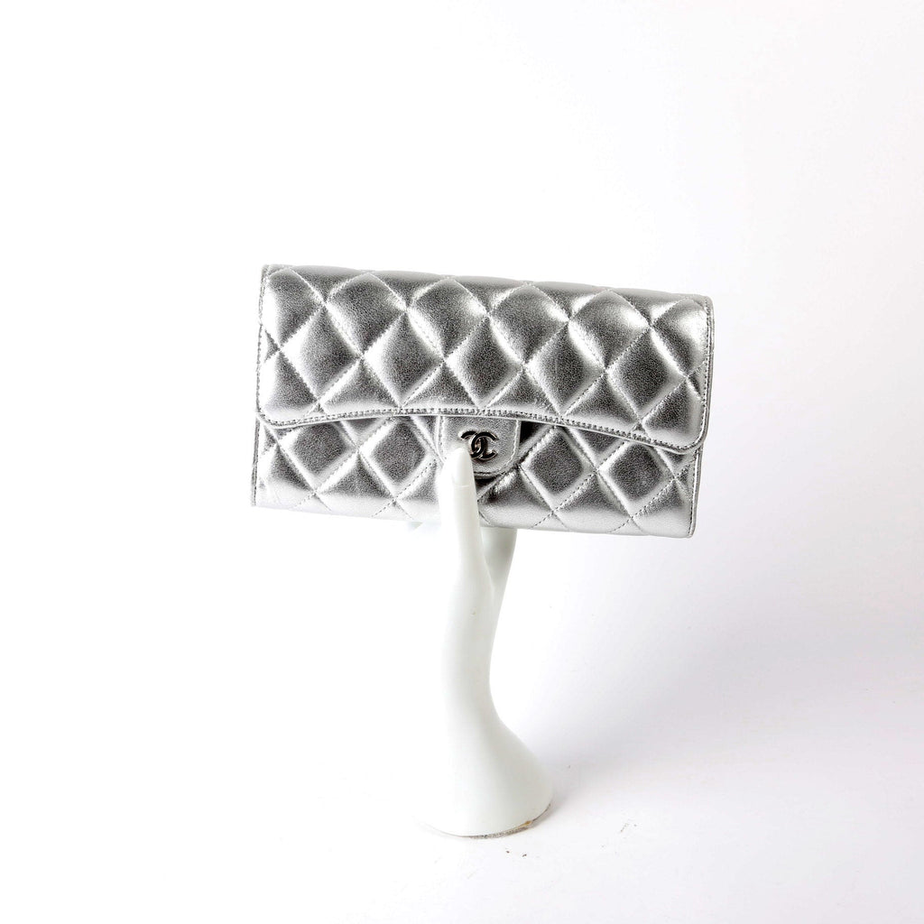Classic Flap Wallet Long Lambskin Silver