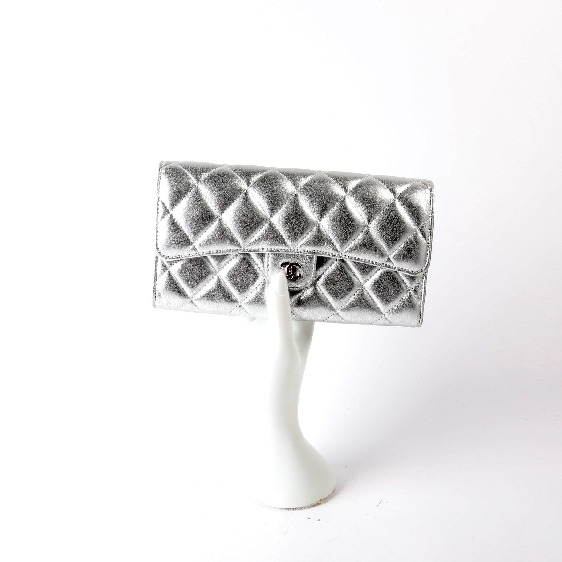 Classic Flap Wallet Long Lambskin Silver