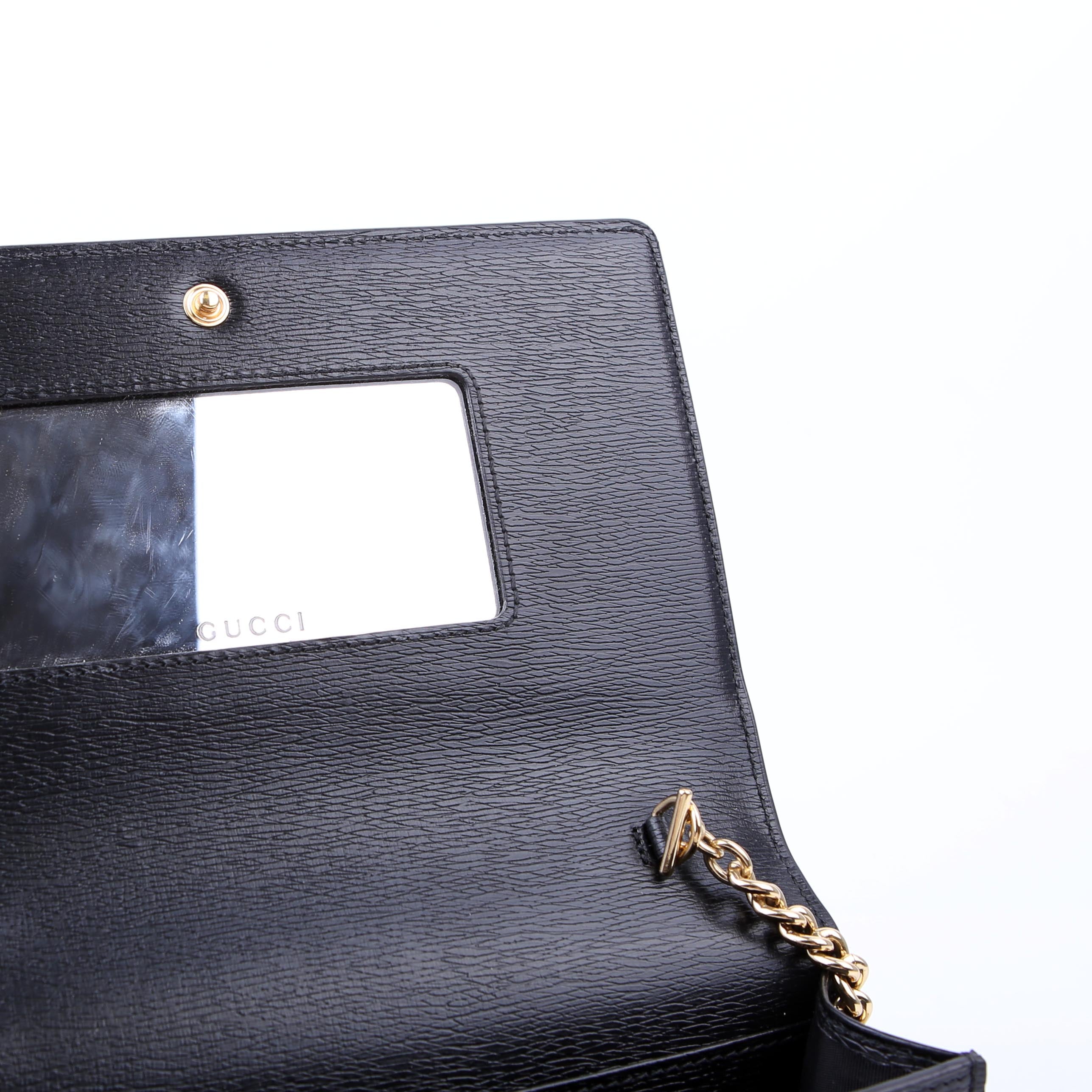 Gucci 772643 Scipt Logo Chain Wallet